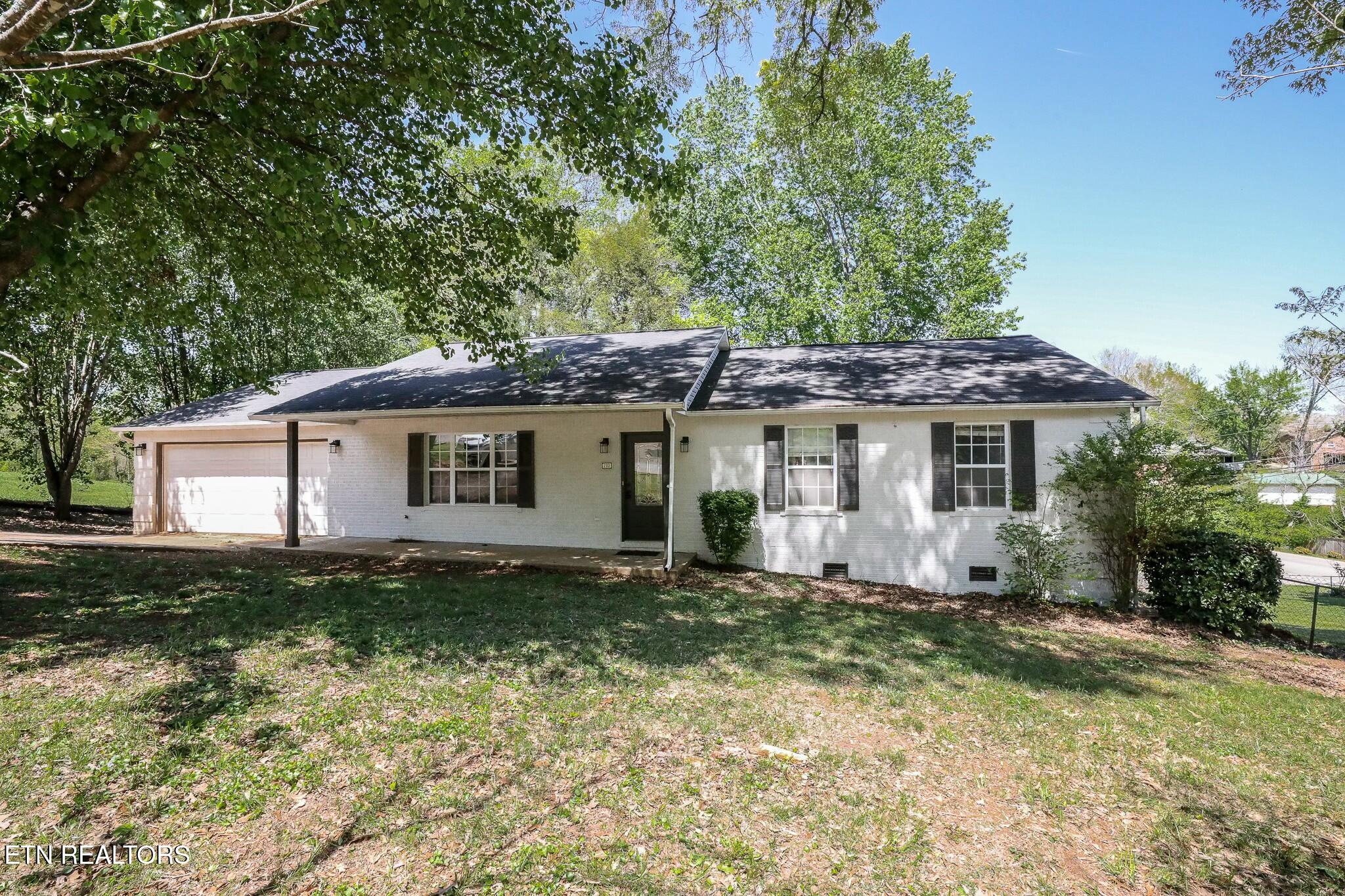 703 Greenwich Drive Property Photo