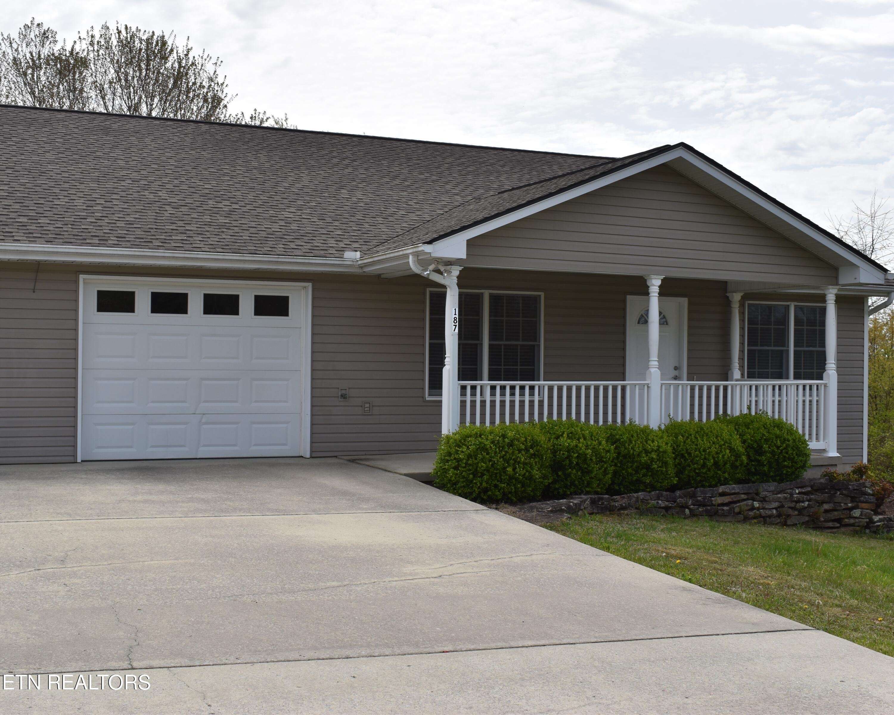 187 Grandview Ln Property Photo