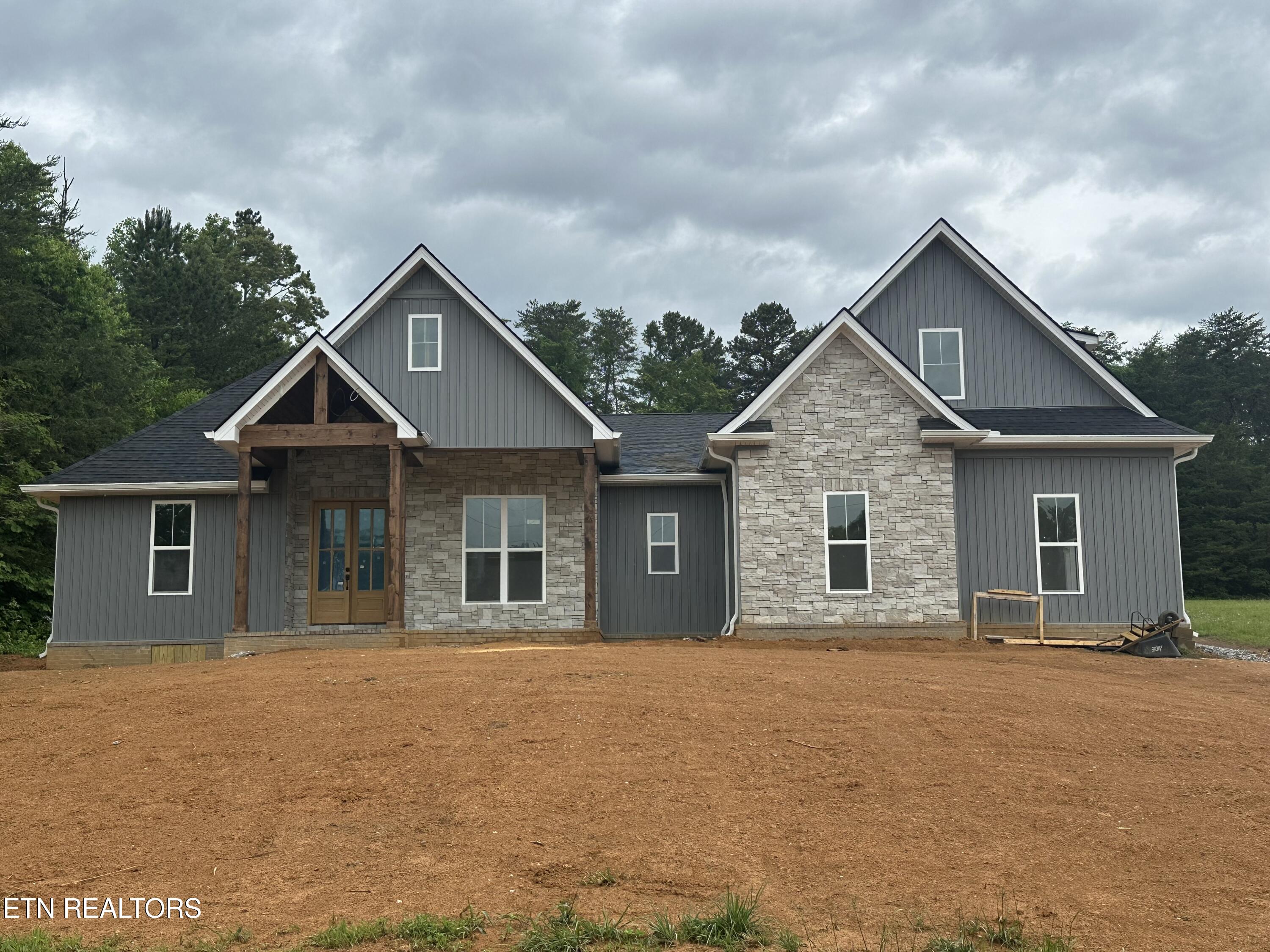 8019 Strawberry Plains Pike Property Photo