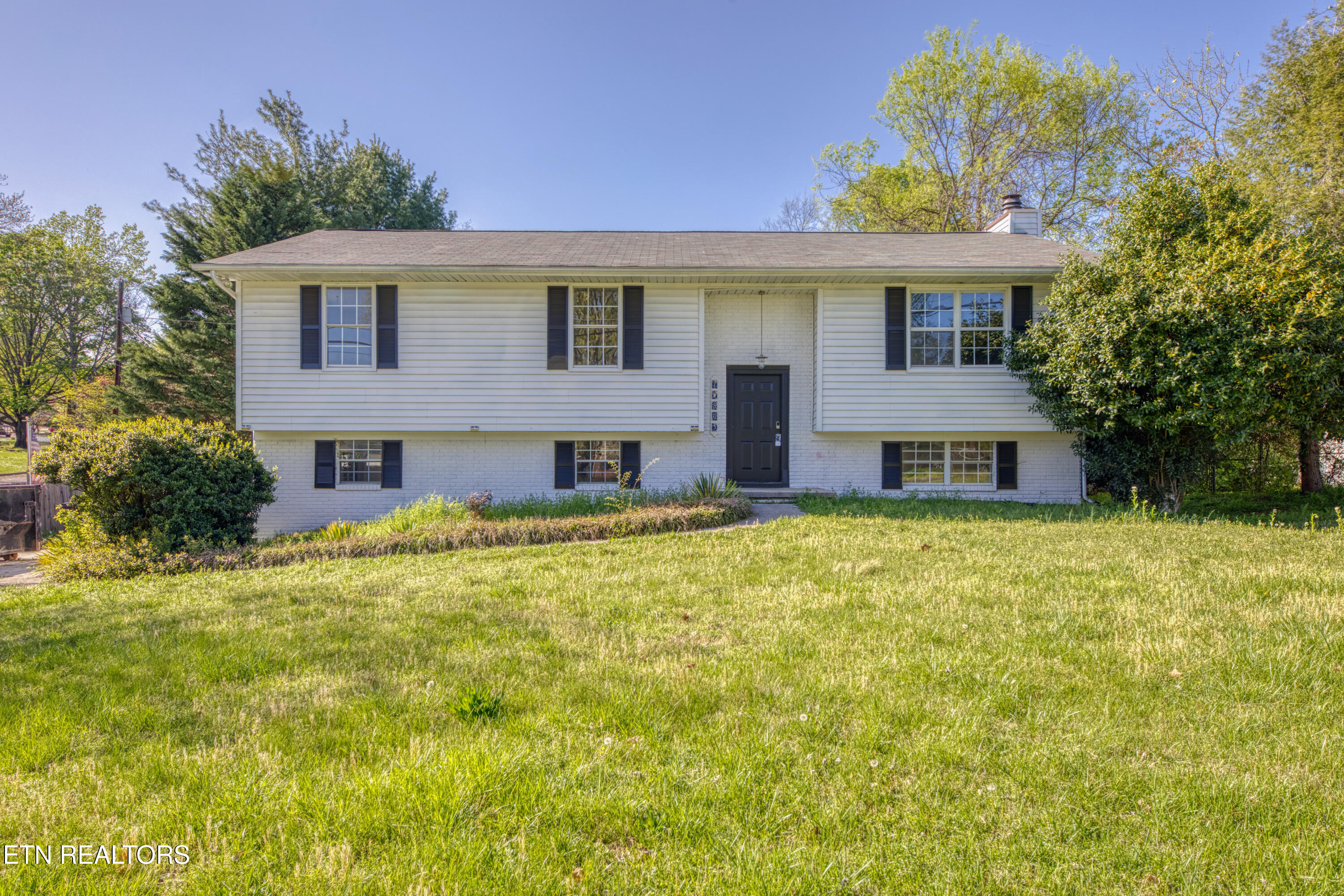 10805 Dundee Rd Property Photo