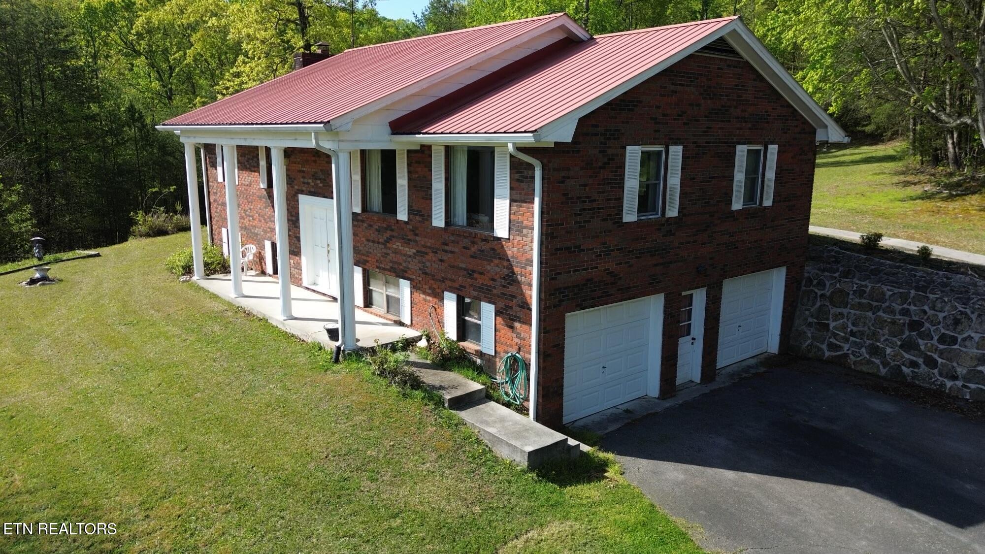 809 Grandview Property Photo