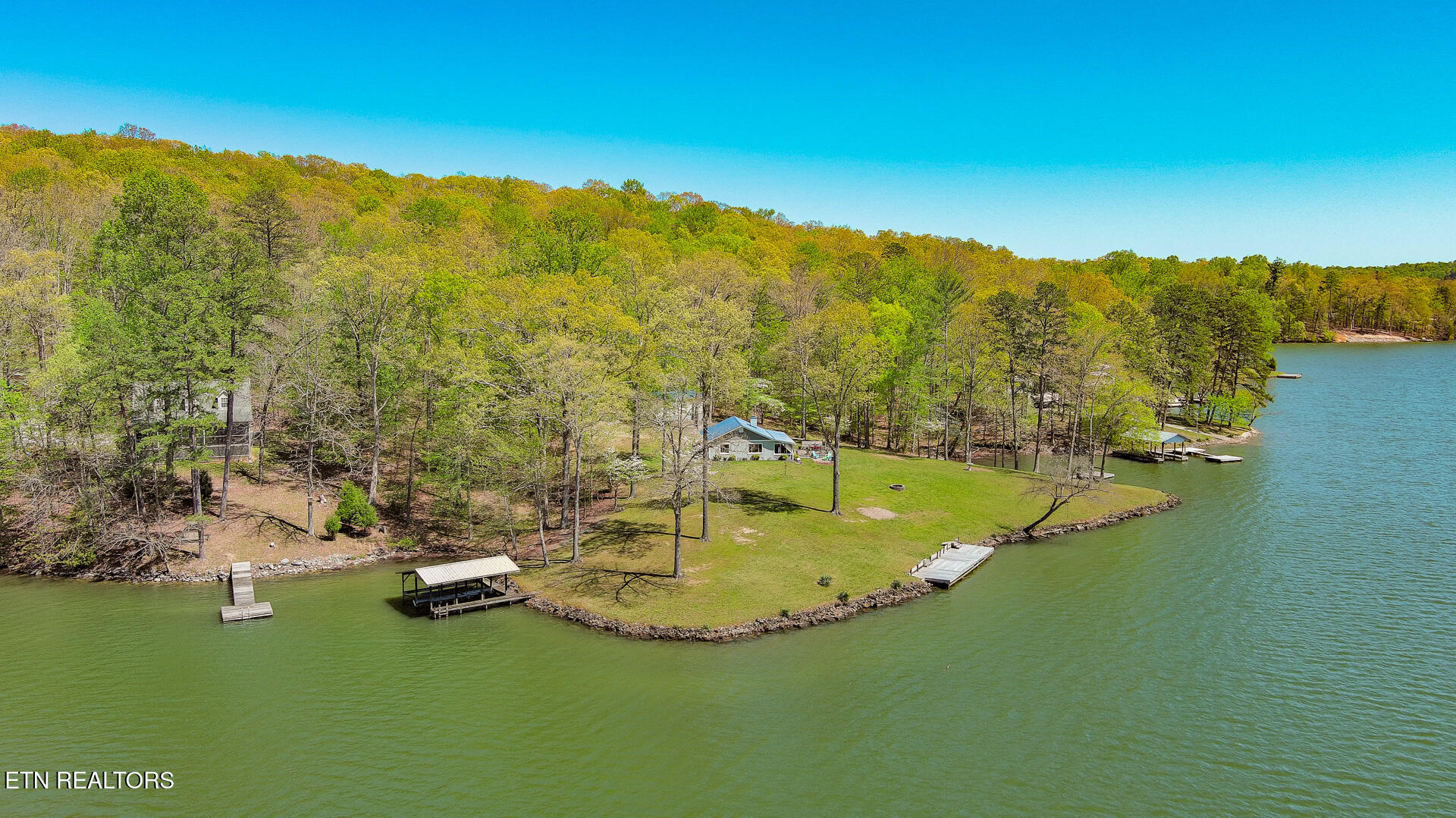 175 Kingfisher Rd Property Photo