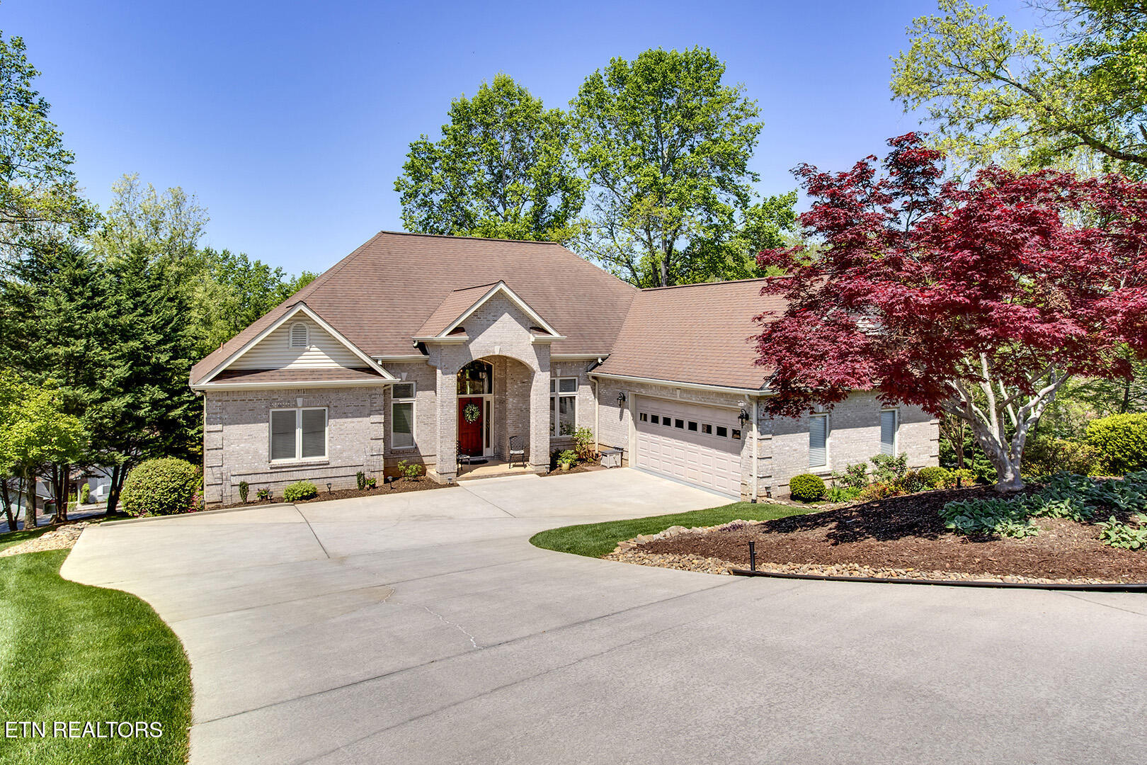 405 Tecumseh Point Property Photo