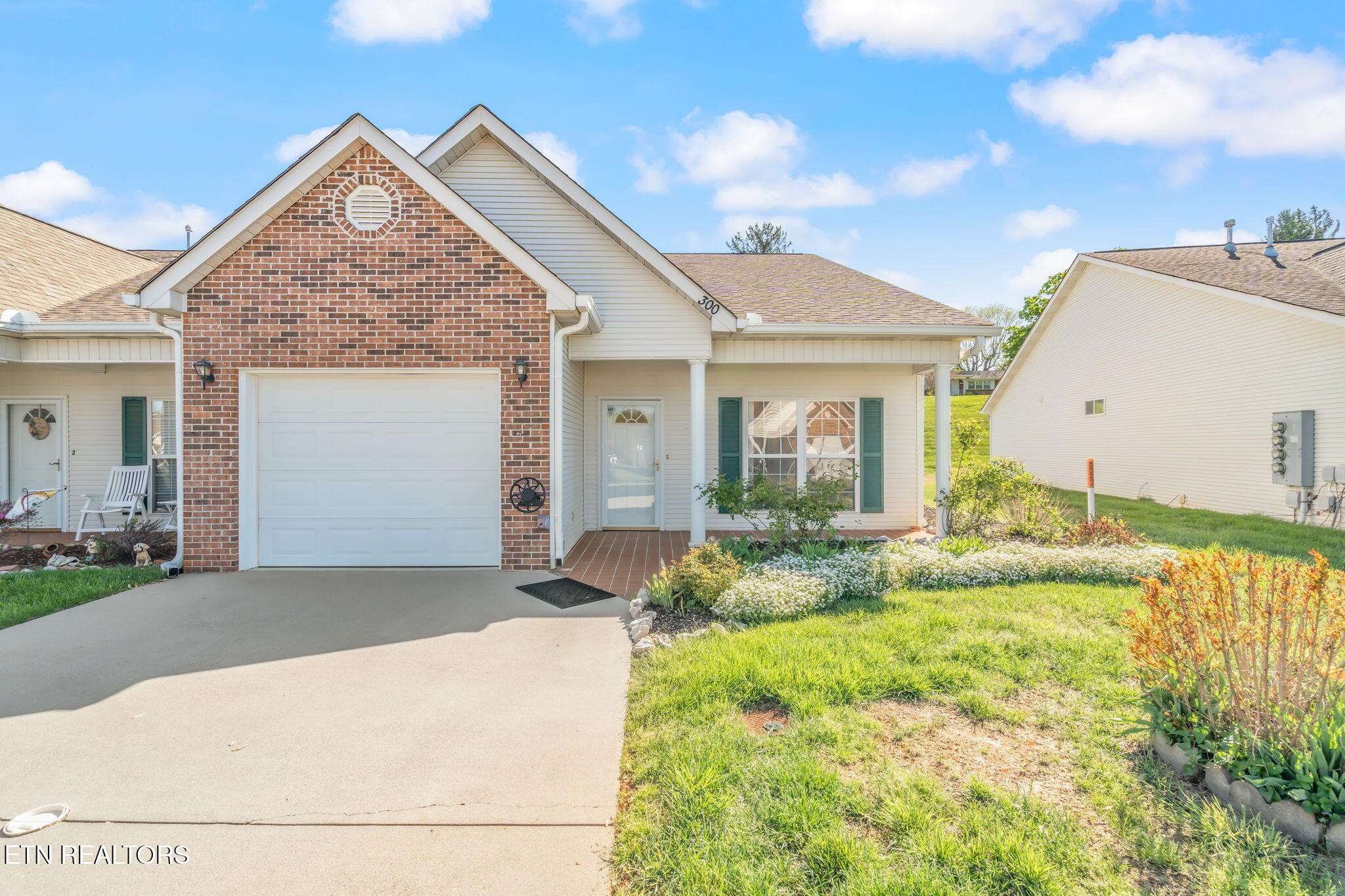 300 Willington Place Property Photo
