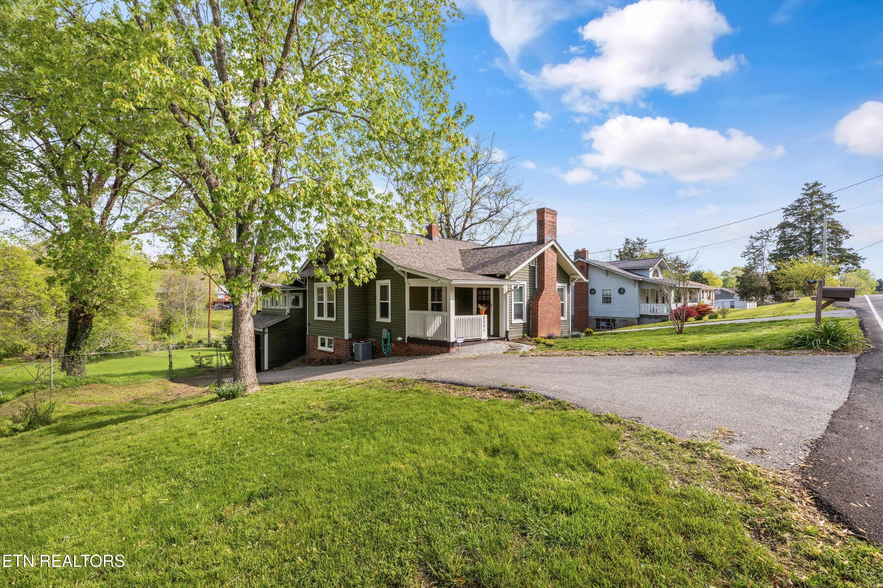 2301 Maple Drive Property Photo