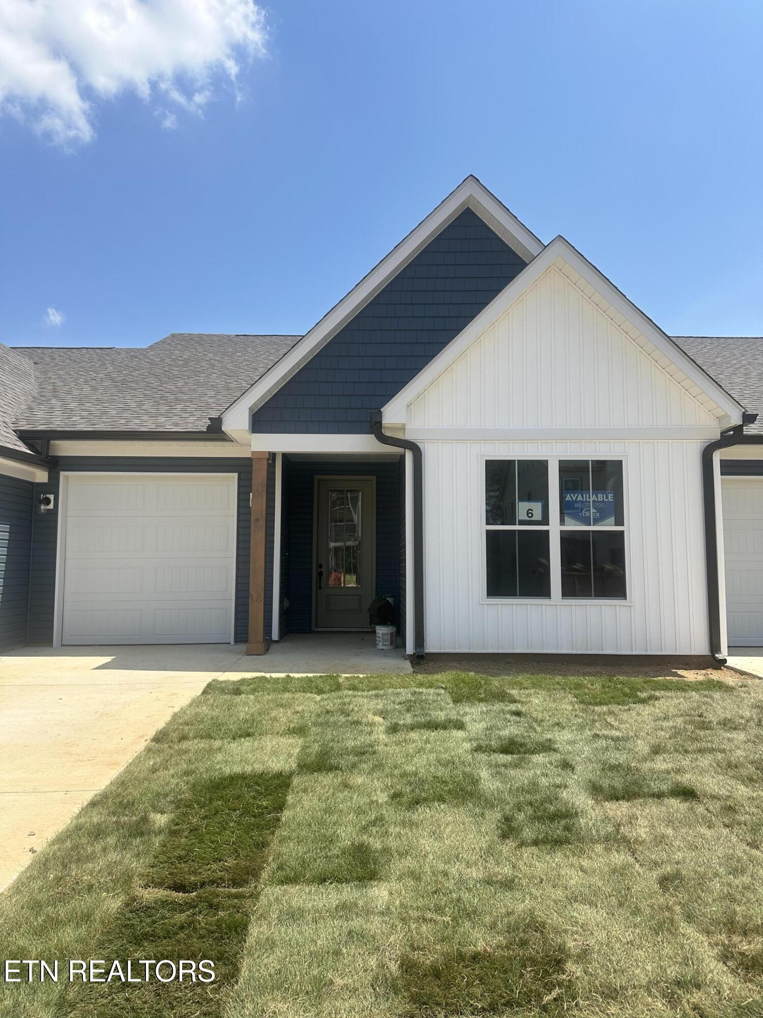1804 Lateglow Way Property Photo 1
