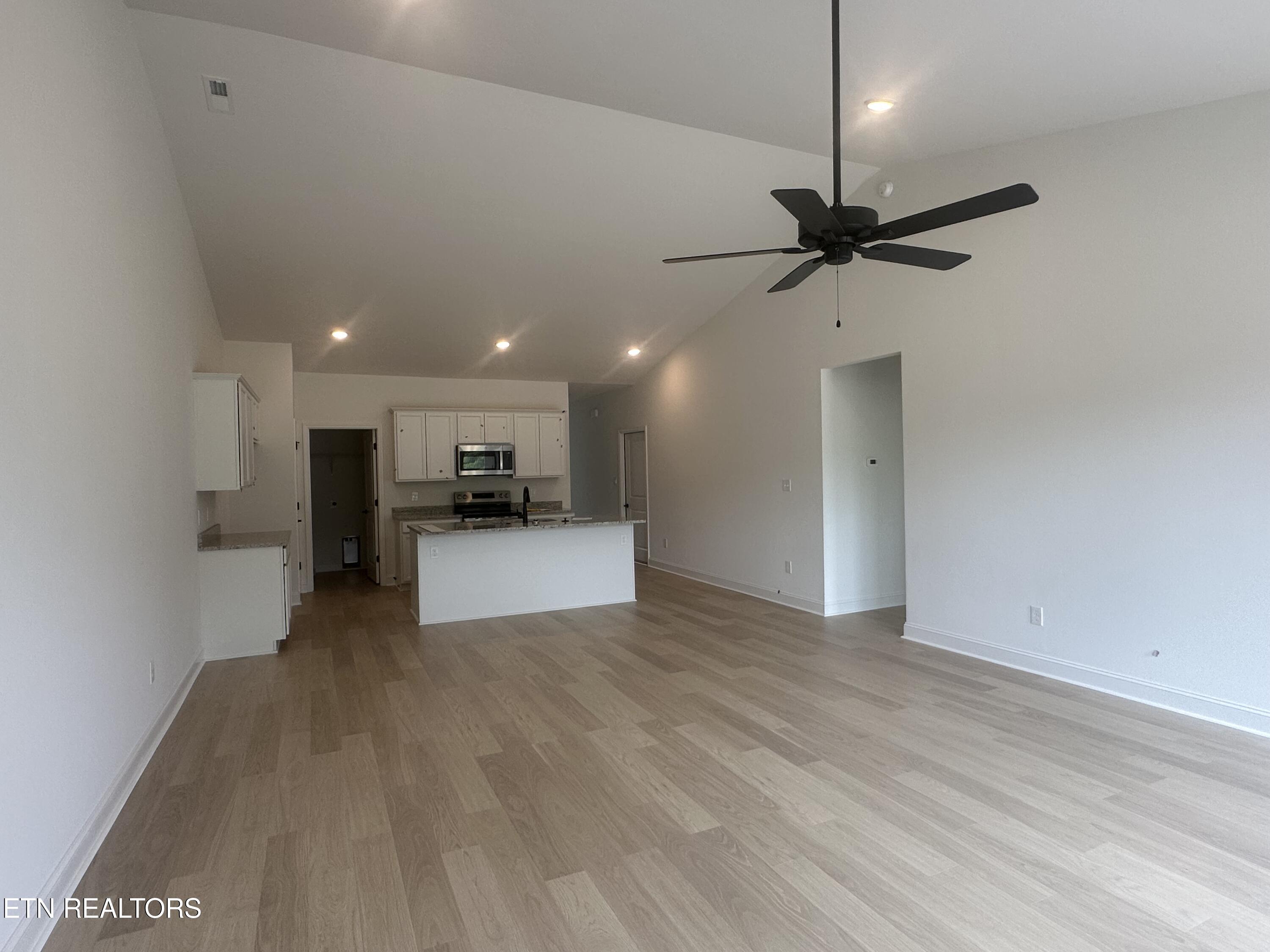 1804 Lateglow Way Property Photo 5