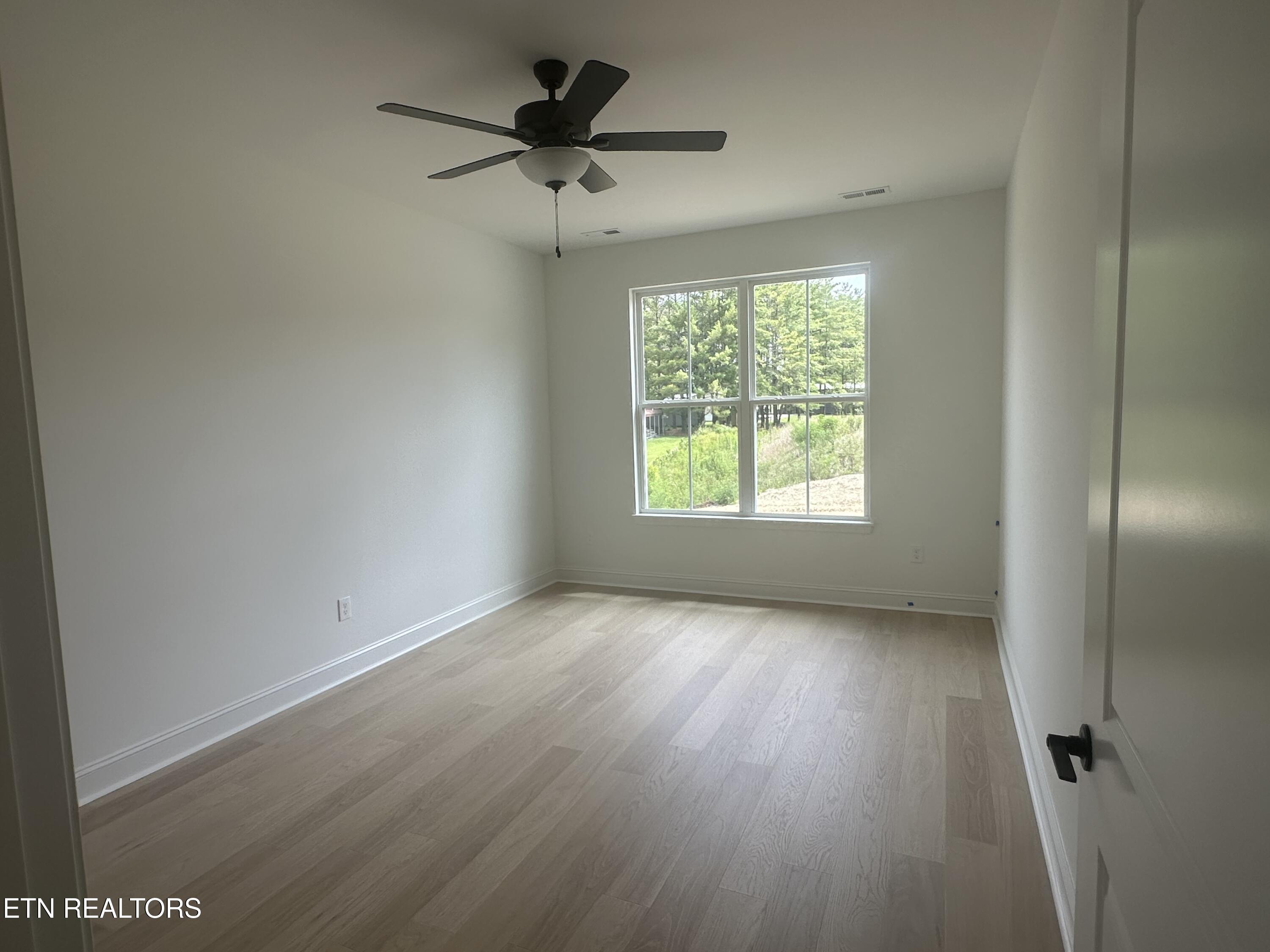 1804 Lateglow Way Property Photo 6