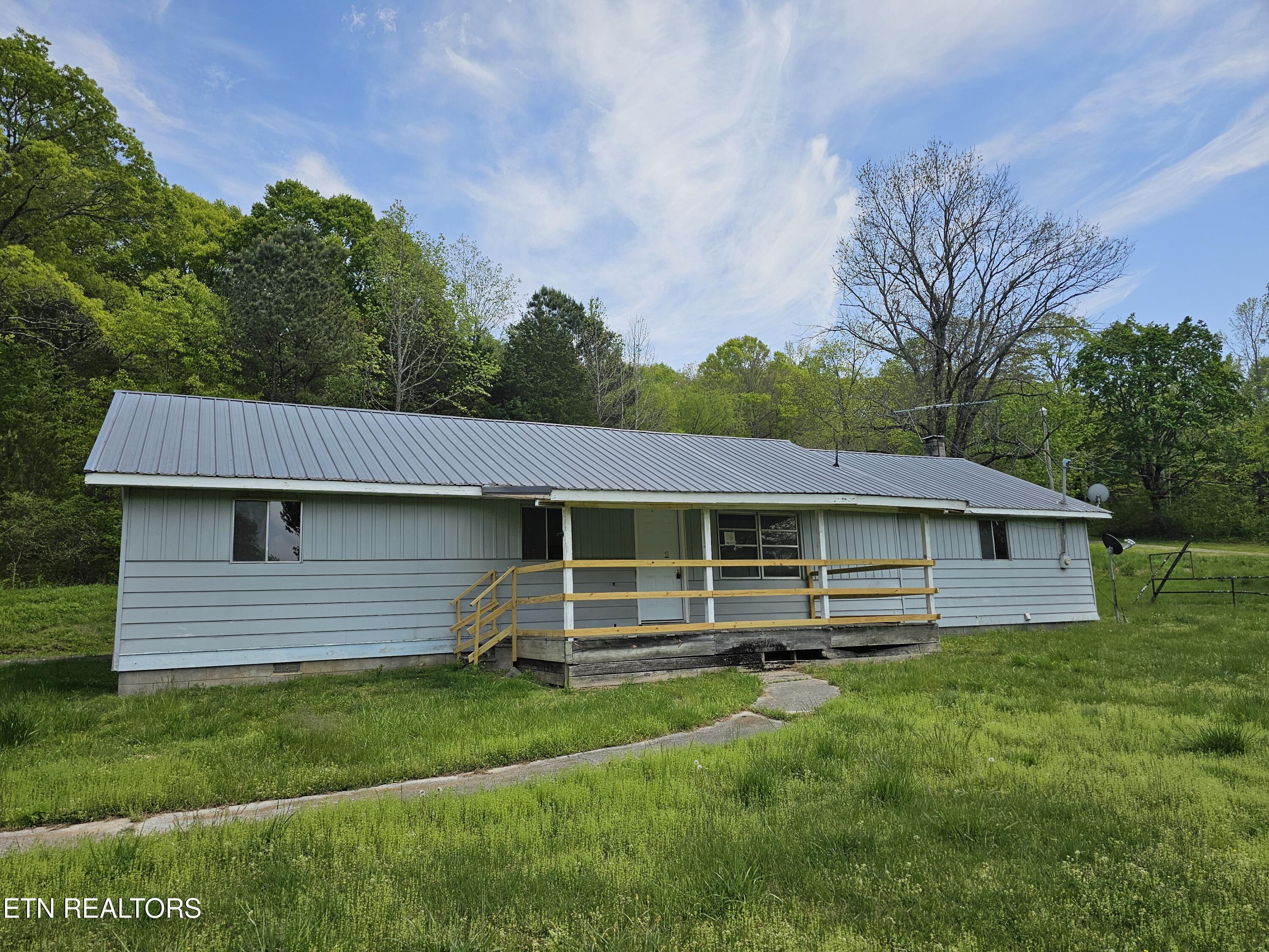 1899 Sugar Creek Rd Property Photo