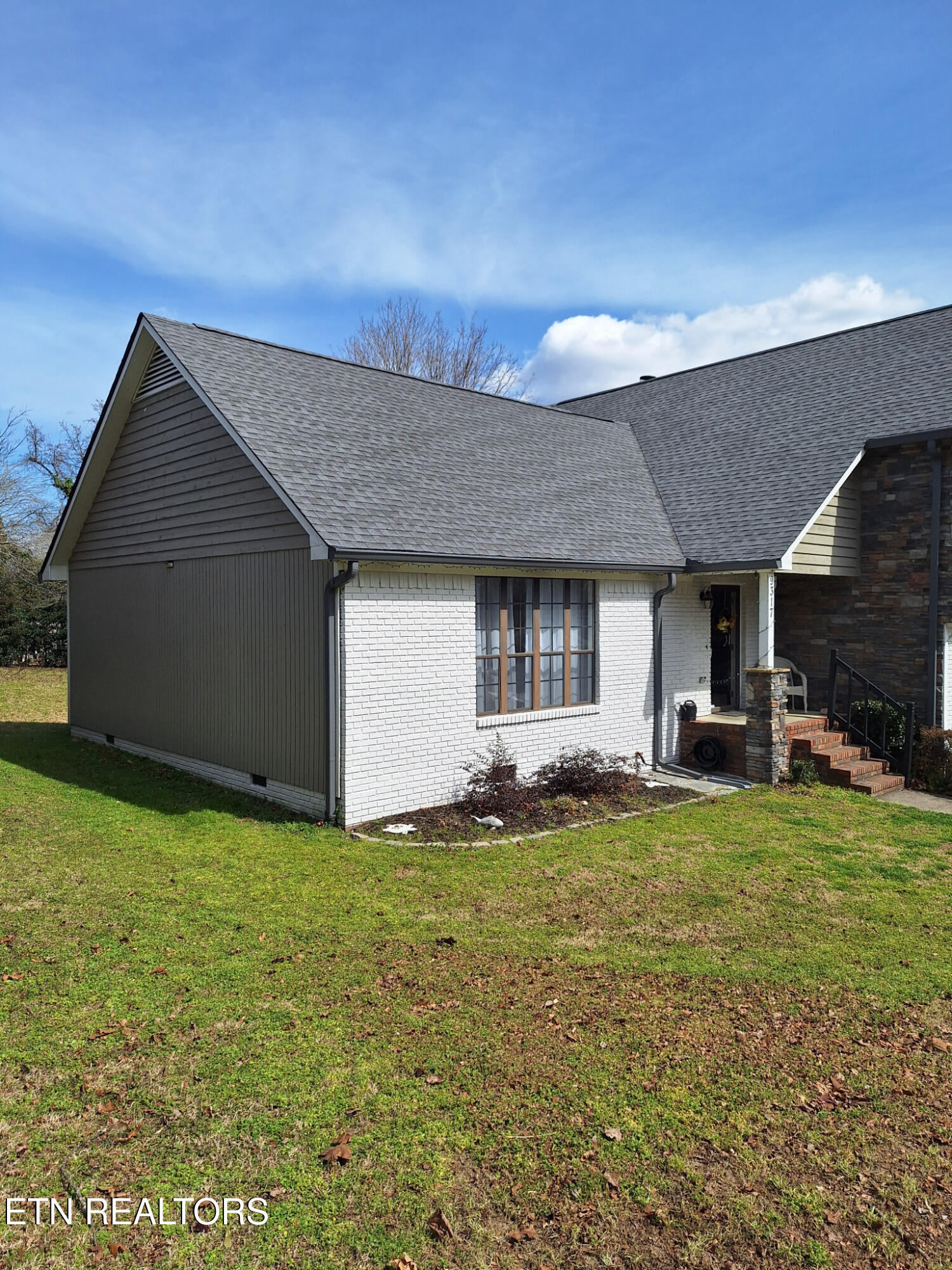 9317 Fuller Rd Property Photo