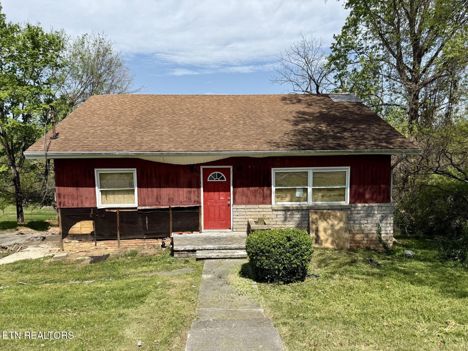 2211 Maple Drive Property Photo