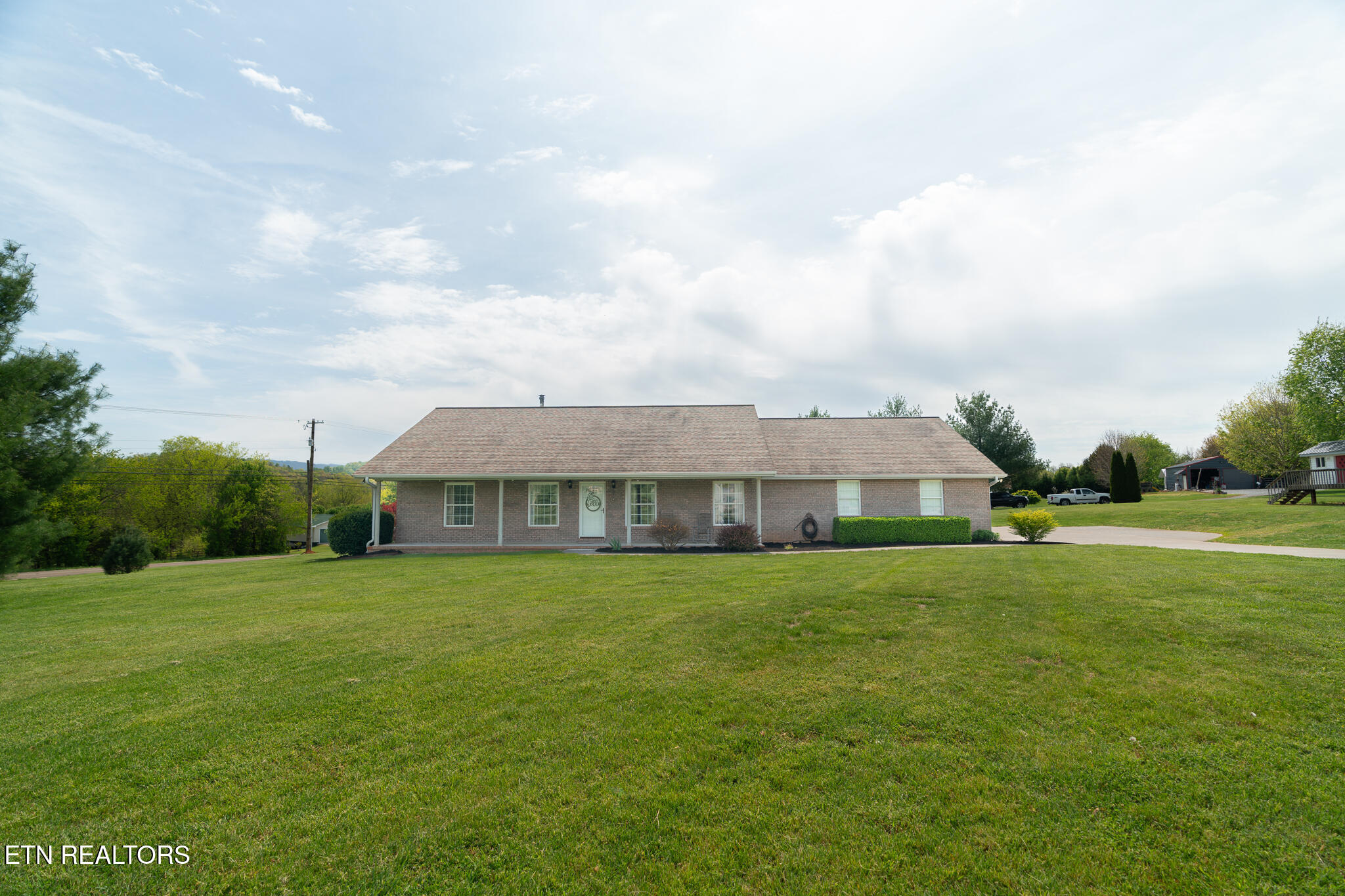 1209 Meadowlands Circle Property Photo