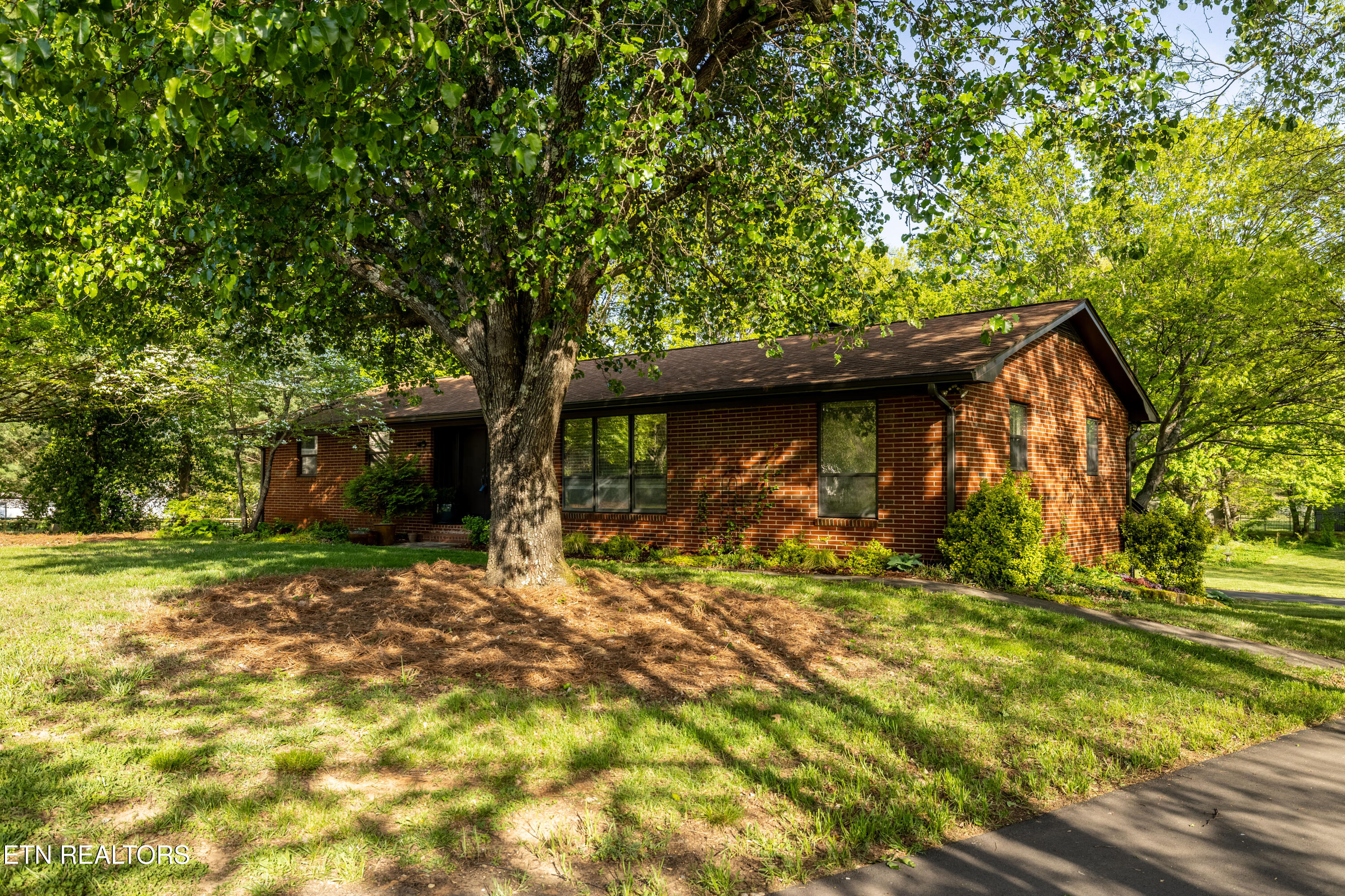 2815 Sevierville Rd Property Photo