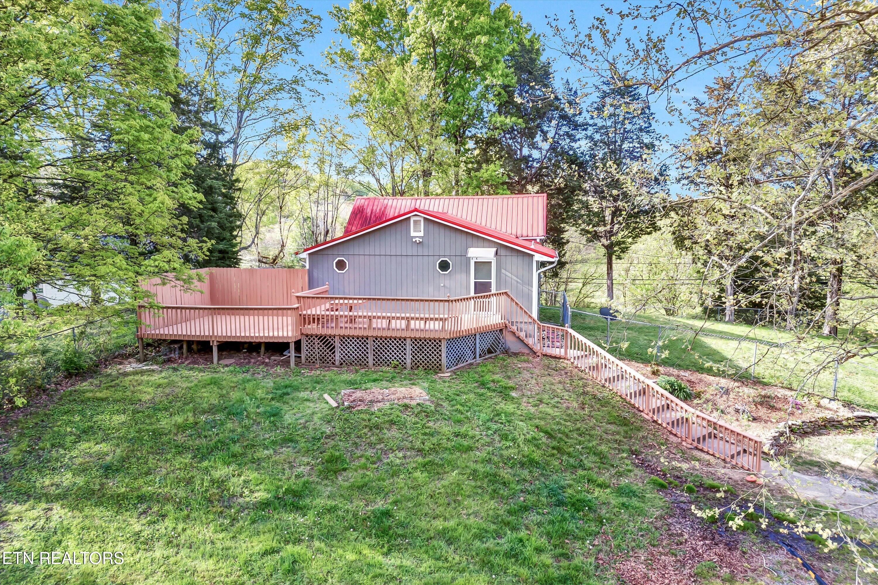 2220 Thorn Grove Pike Property Photo
