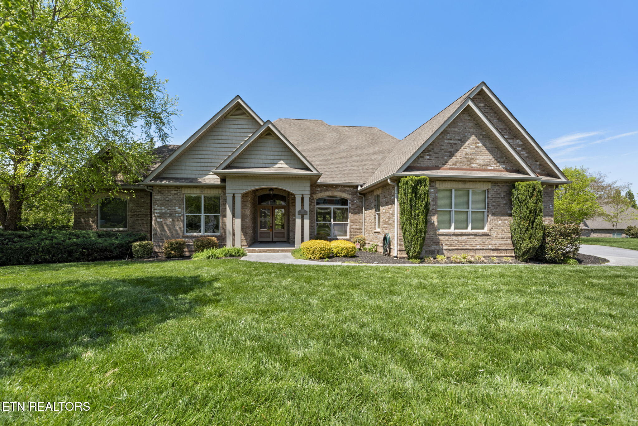 103 Cove Pointe Lane Property Photo