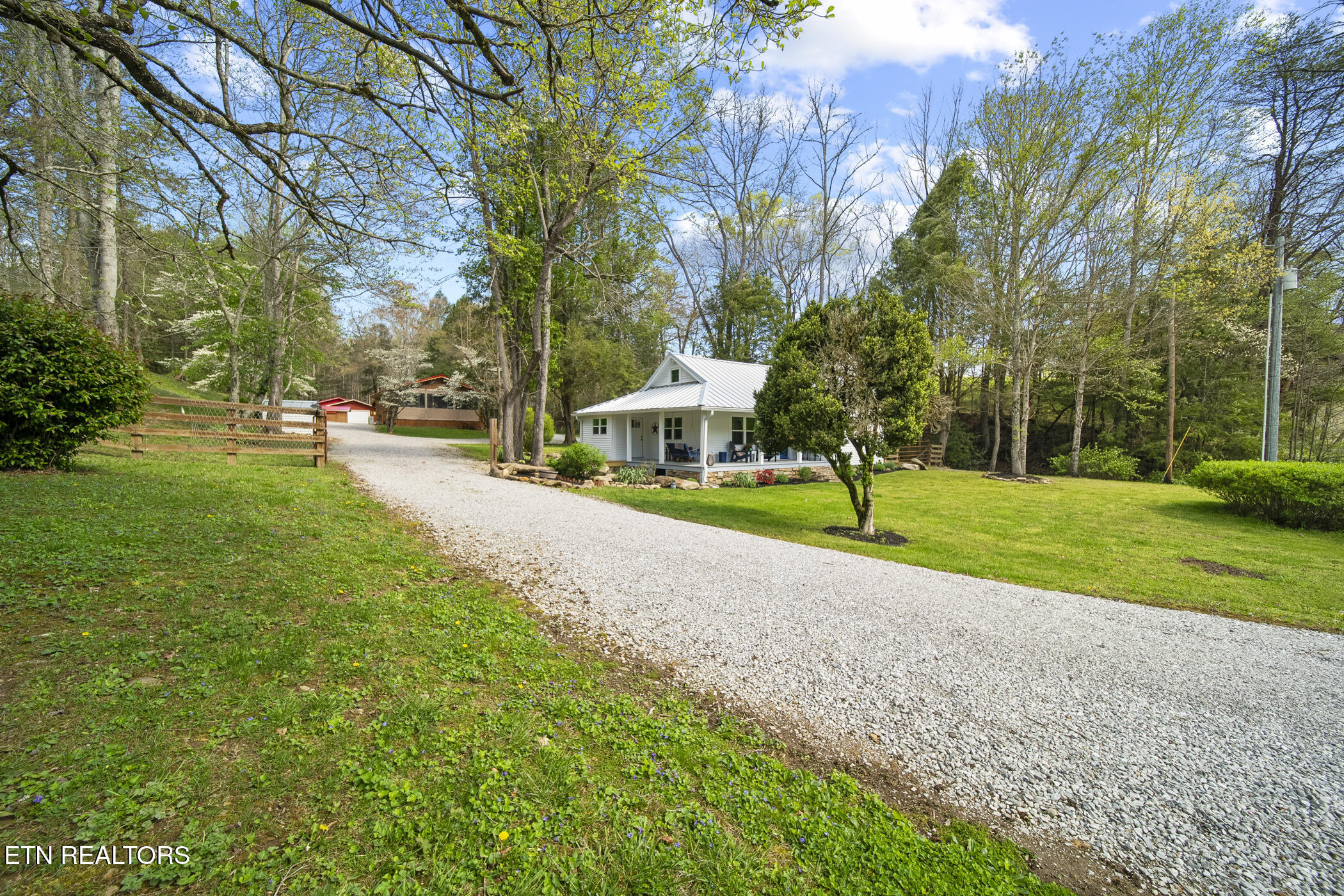 6062 Stinking Creek Rd Property Photo 8
