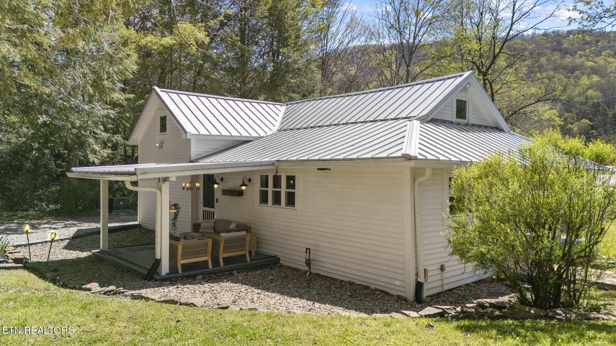 6062 Stinking Creek Rd Property Photo 10
