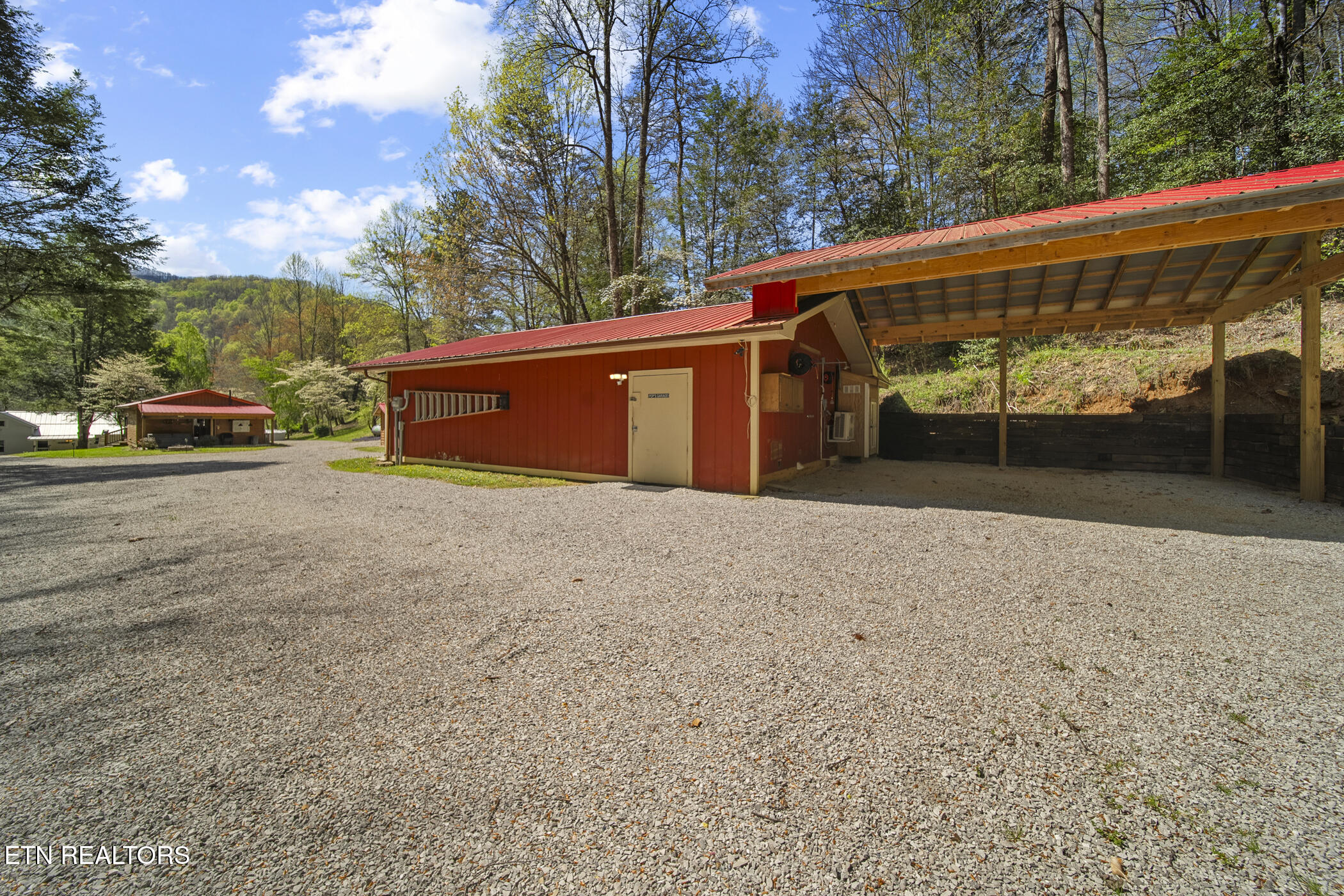 6062 Stinking Creek Rd Property Photo 56
