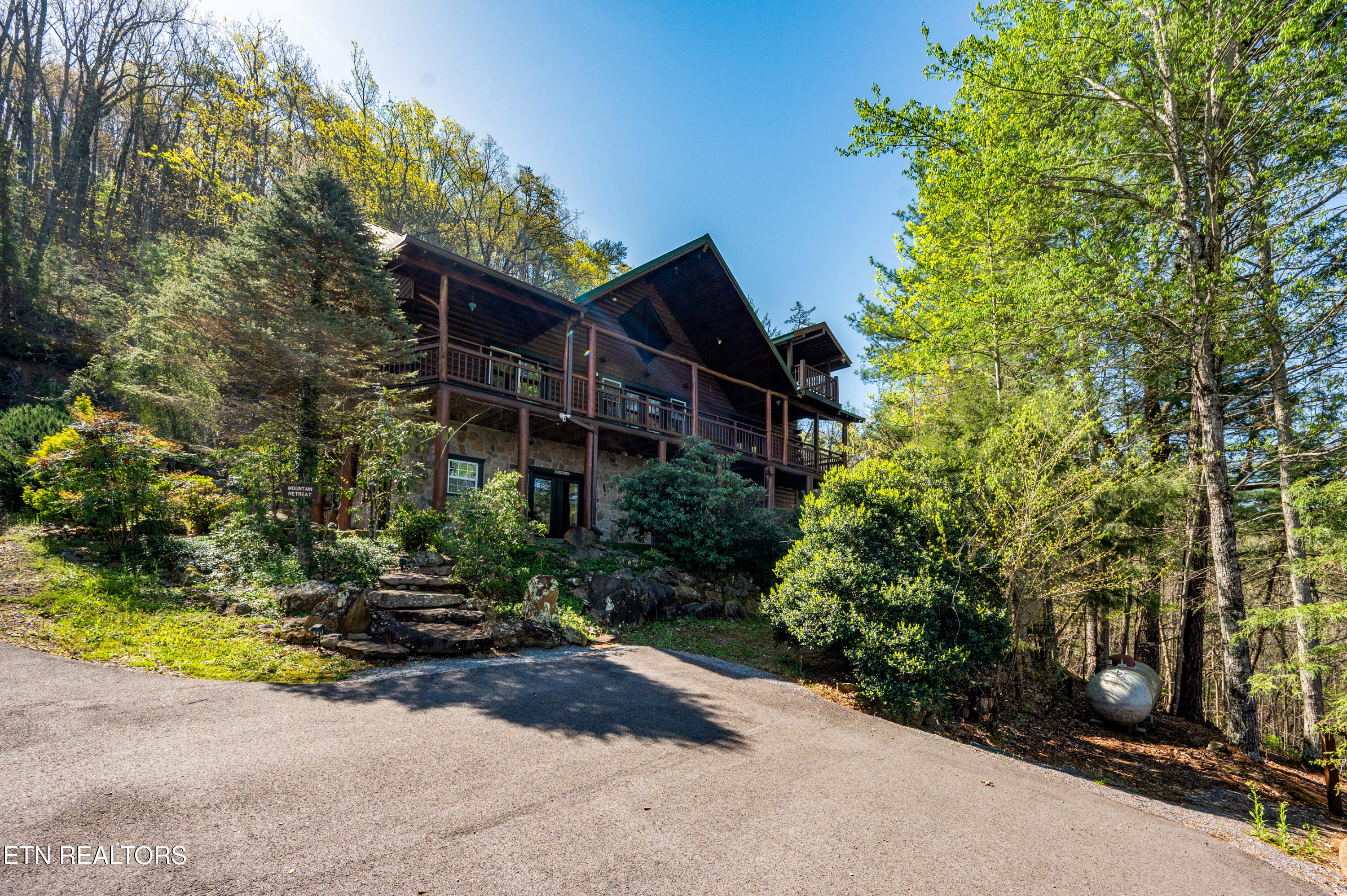 2149 Cascades Court Property Photo