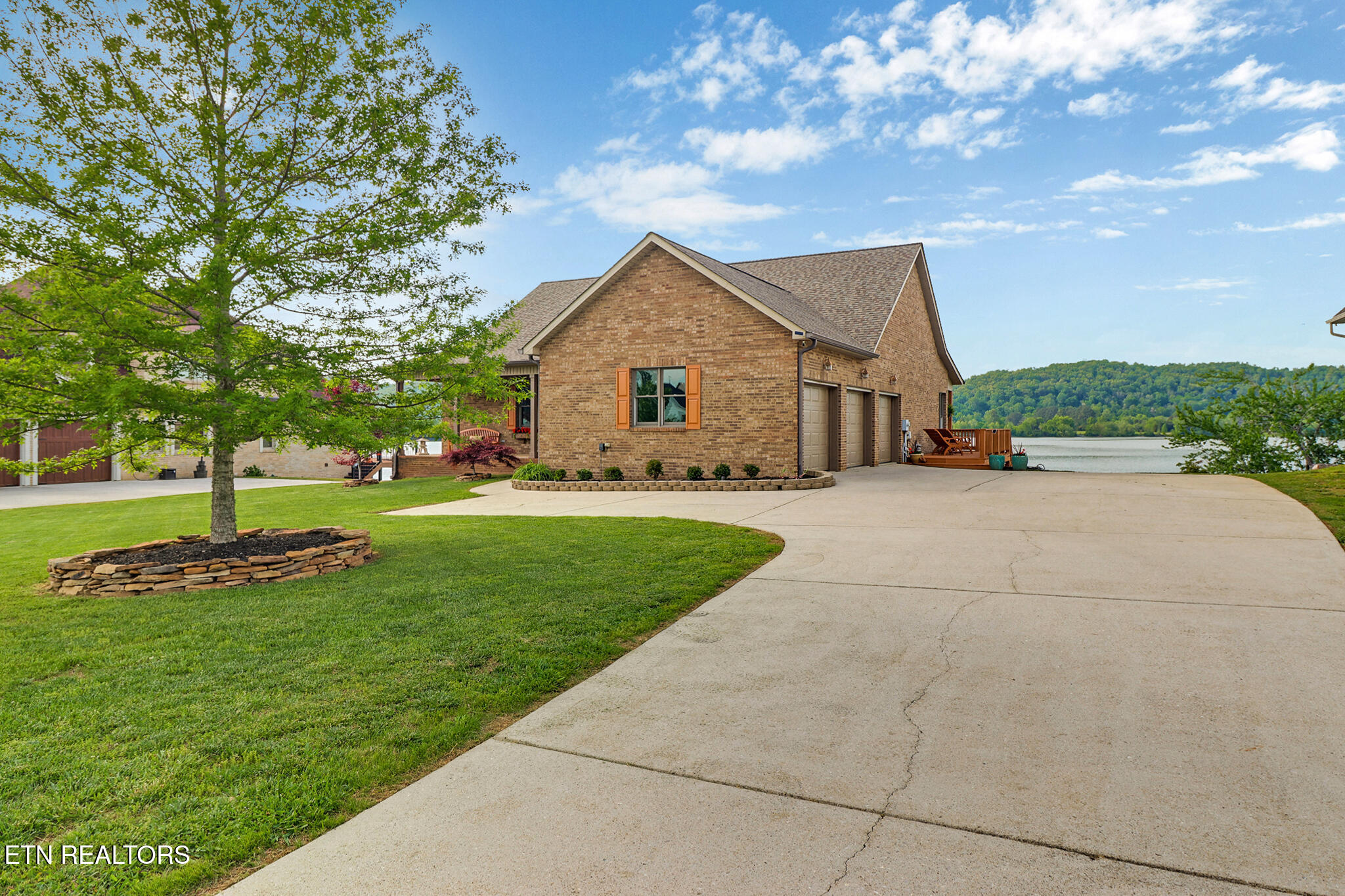 37748 Real Estate Listings Main Image