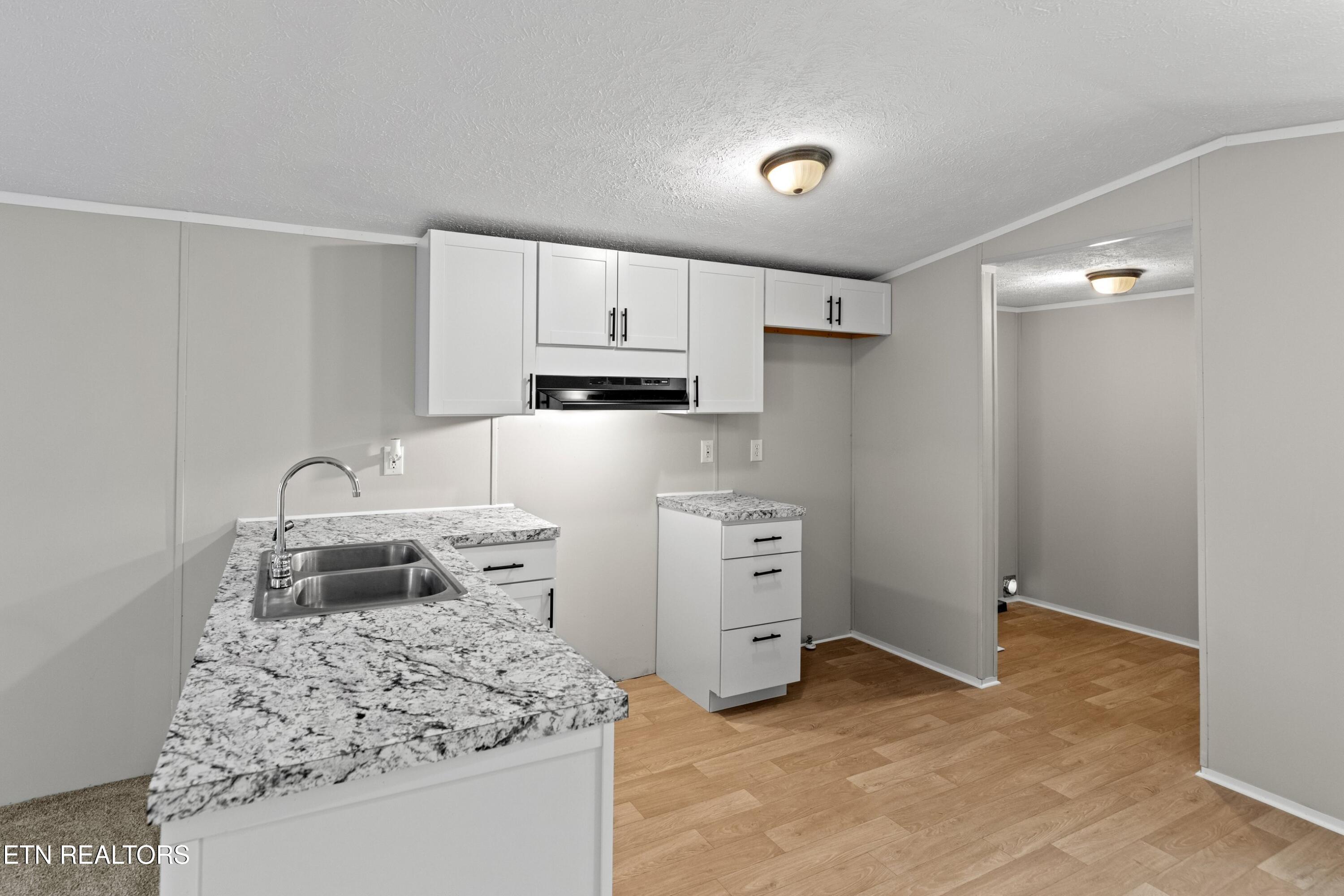 2805 Coffey Rd Property Photo 7