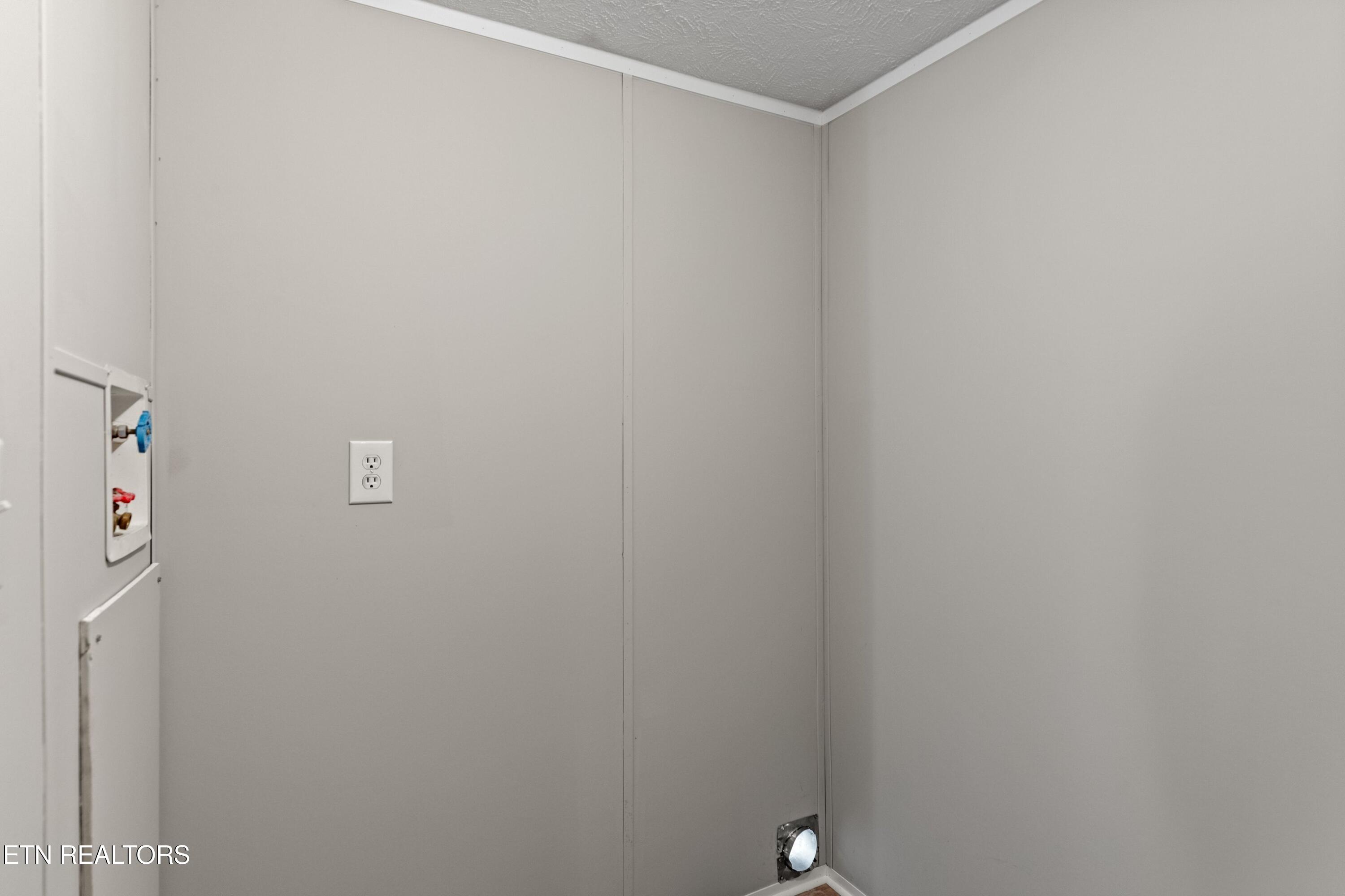 2805 Coffey Rd Property Photo 9