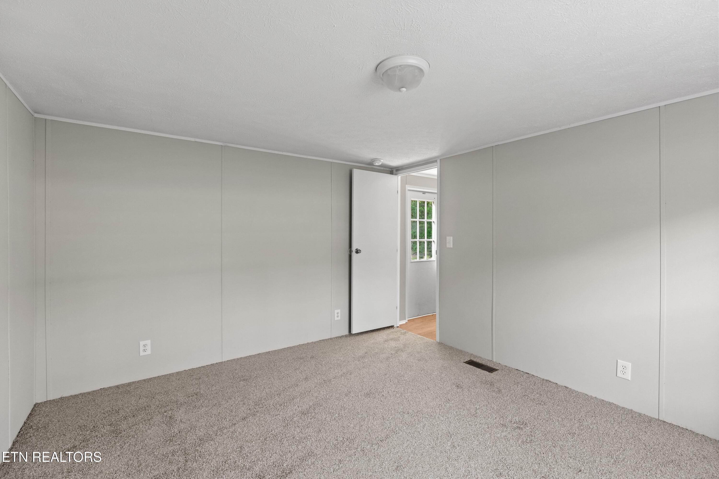 2805 Coffey Rd Property Photo 11