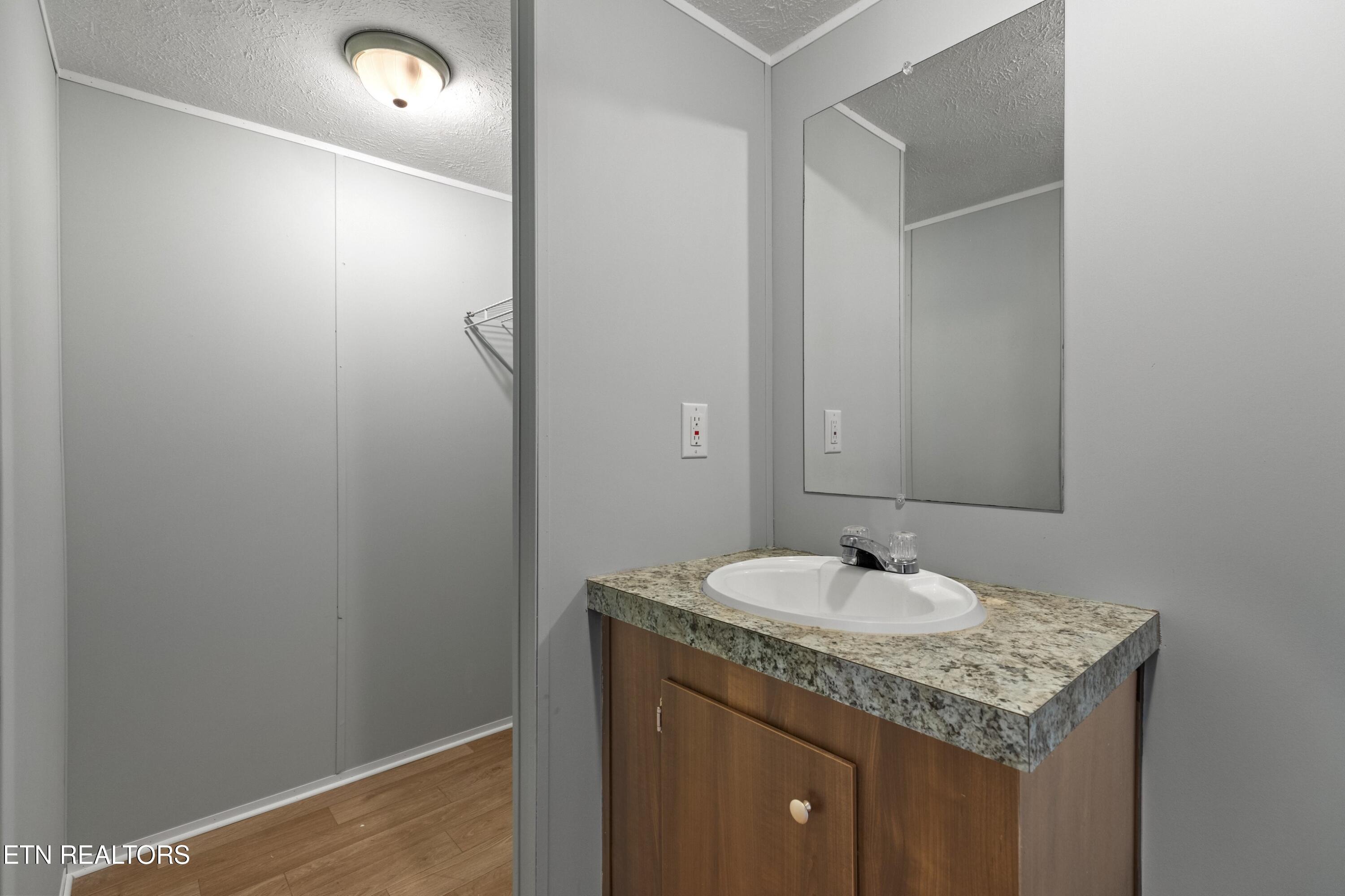 2805 Coffey Rd Property Photo 12