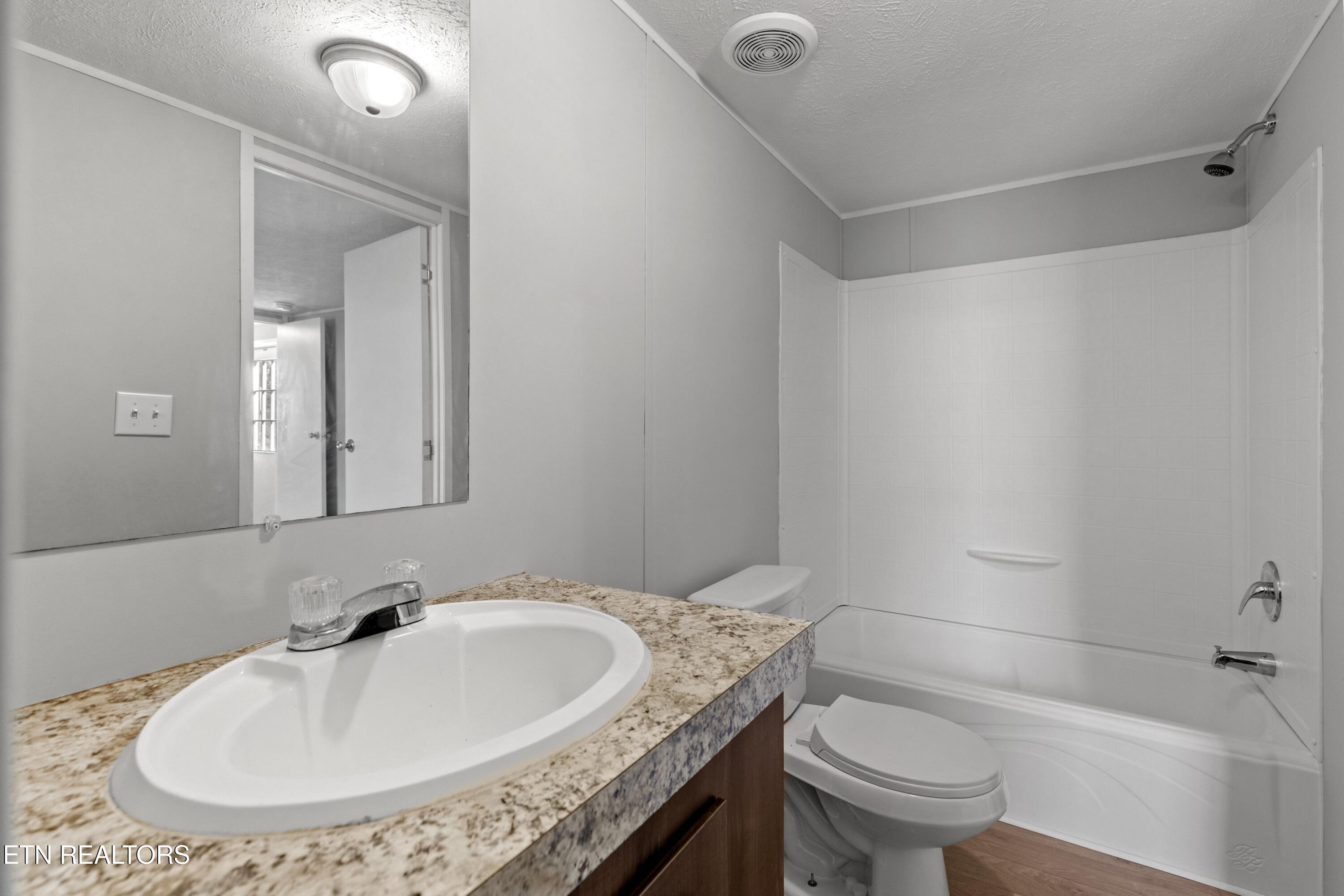 2805 Coffey Rd Property Photo 13