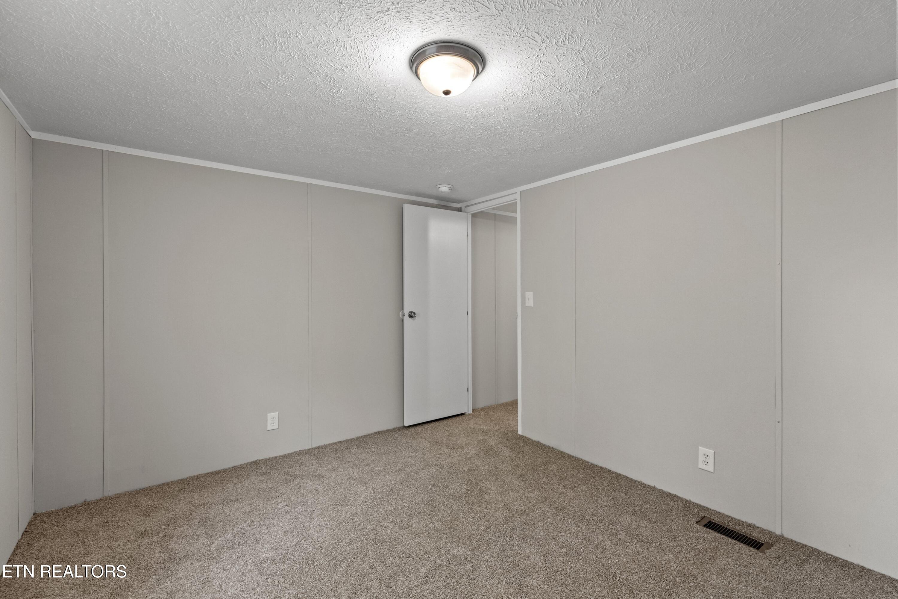 2805 Coffey Rd Property Photo 15