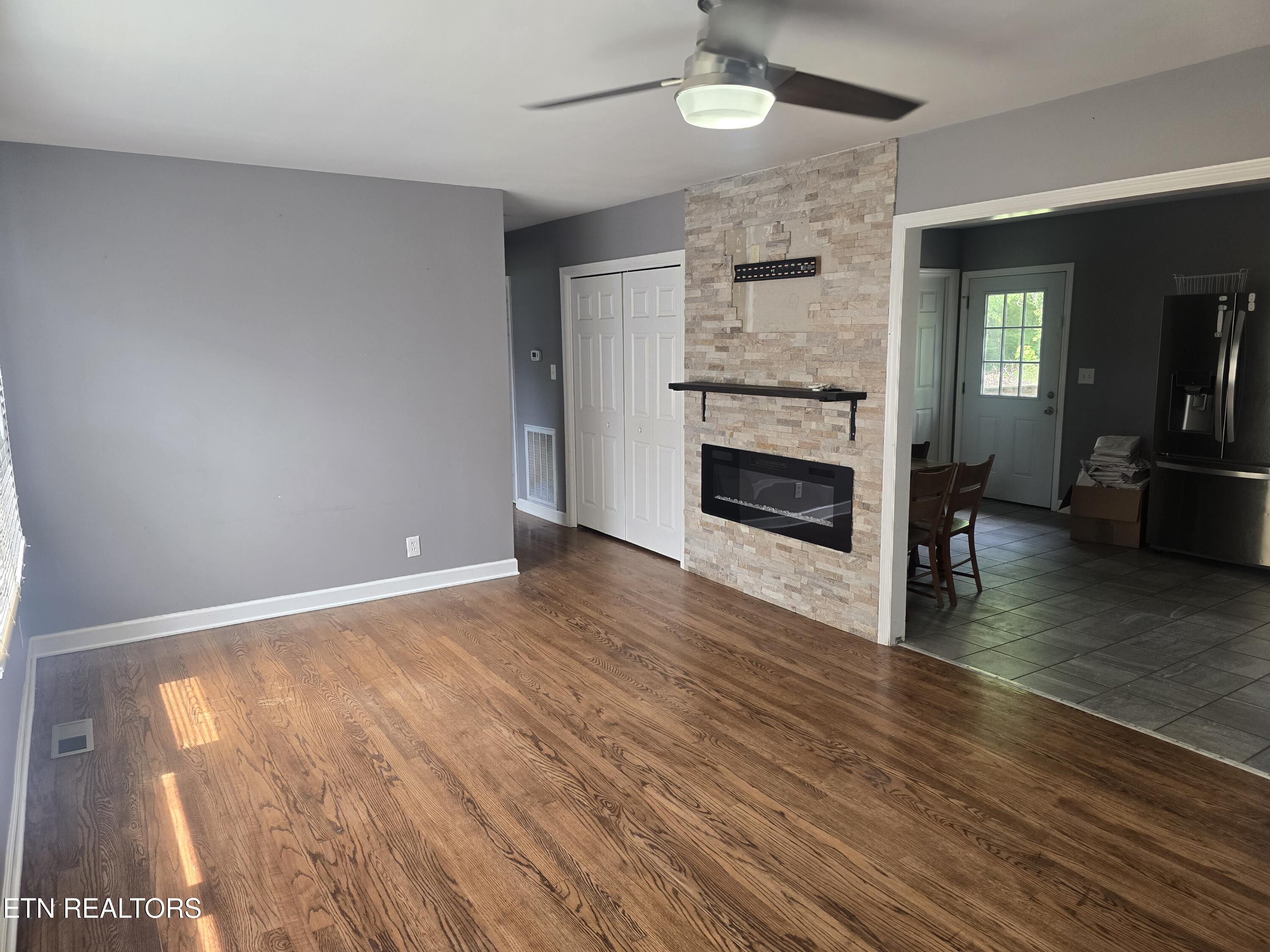 4107 Ne Valley View Drive Property Photo 4