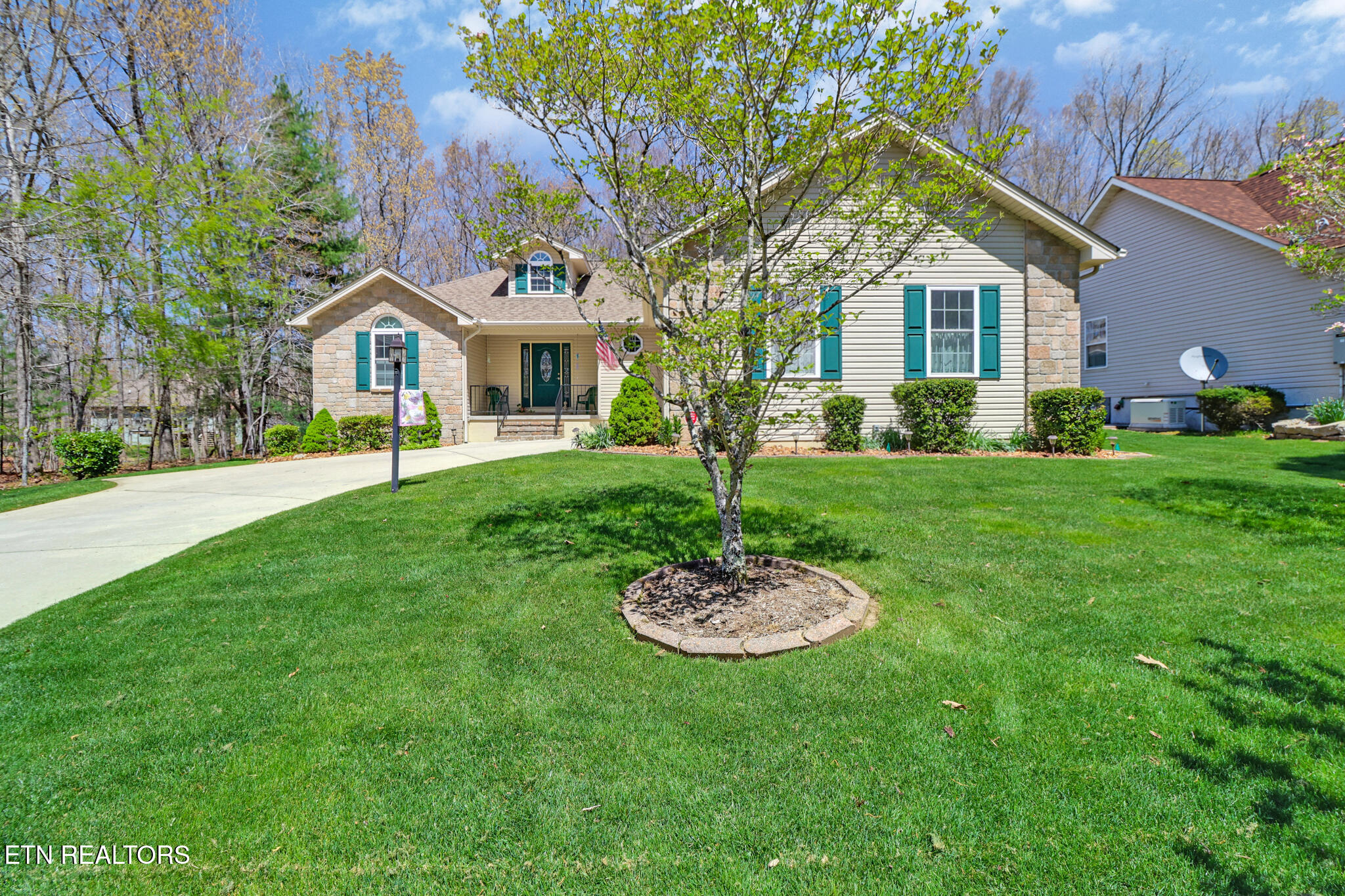 123 Ivy Ln Lane Property Photo
