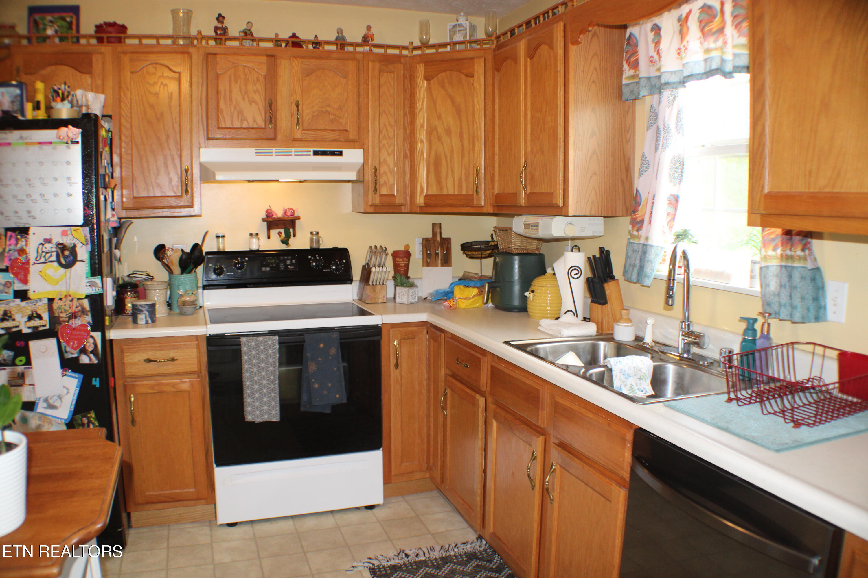 825 S 28th Street Property Photo 9