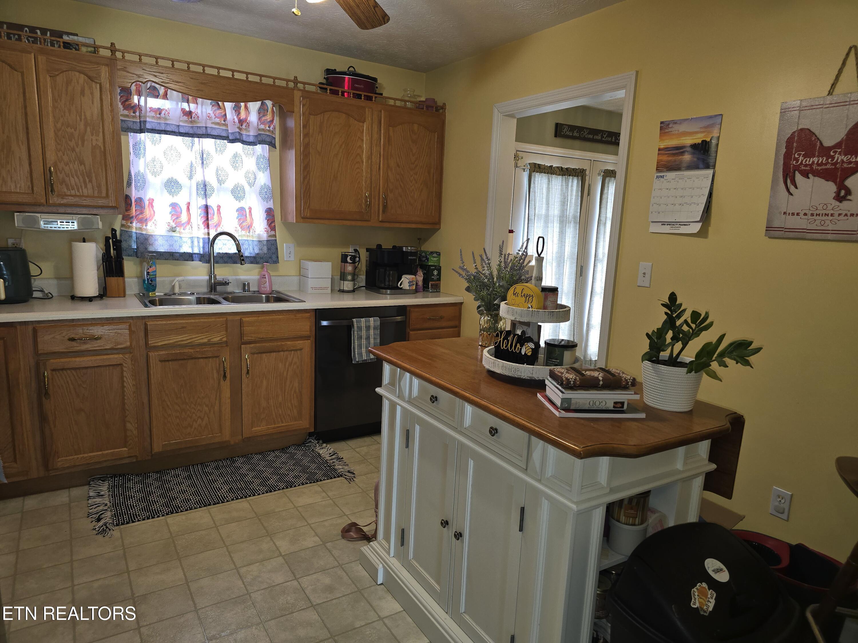 825 S 28th Street Property Photo 10
