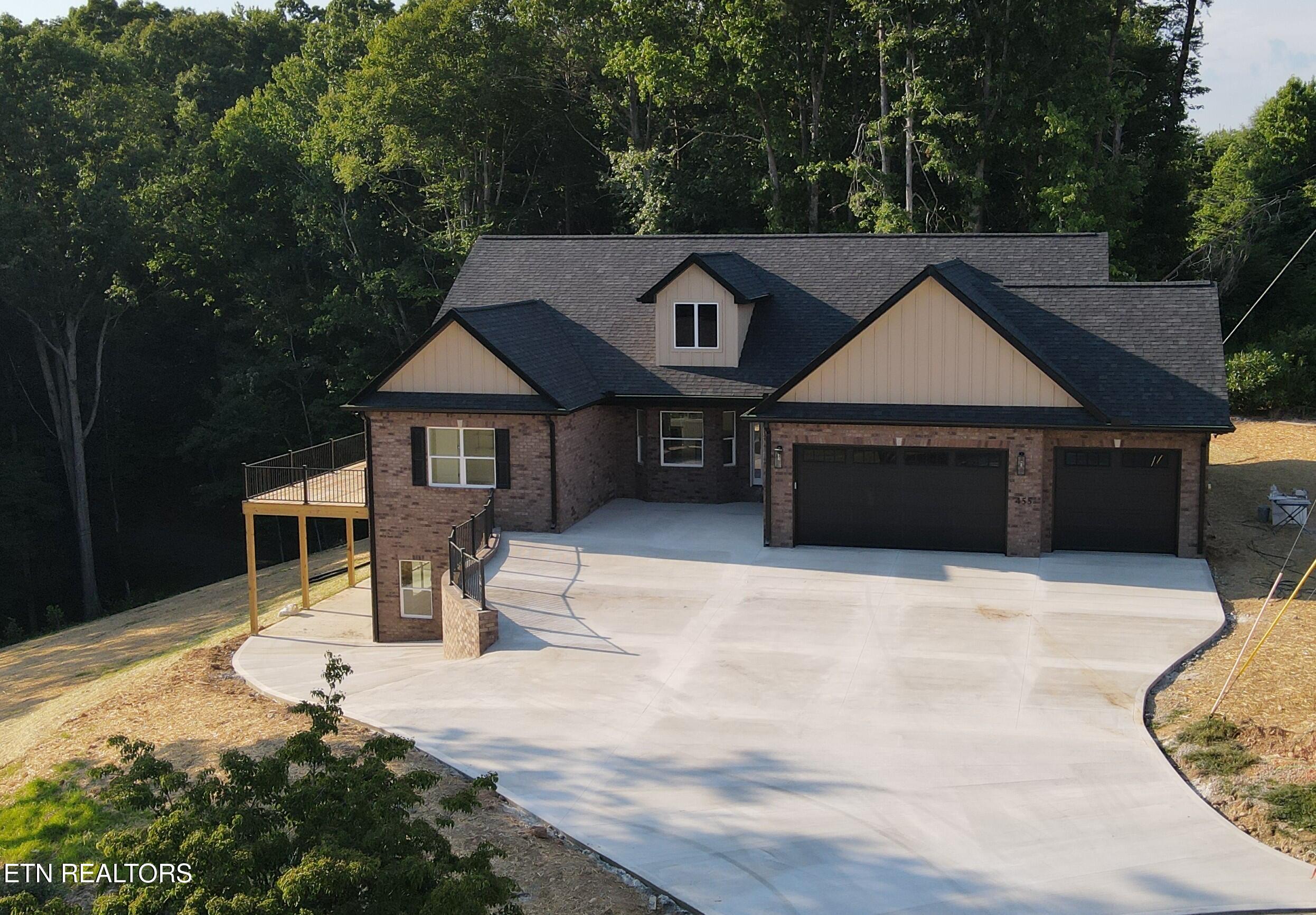 455 Lake Vista Drive Property Photo 1
