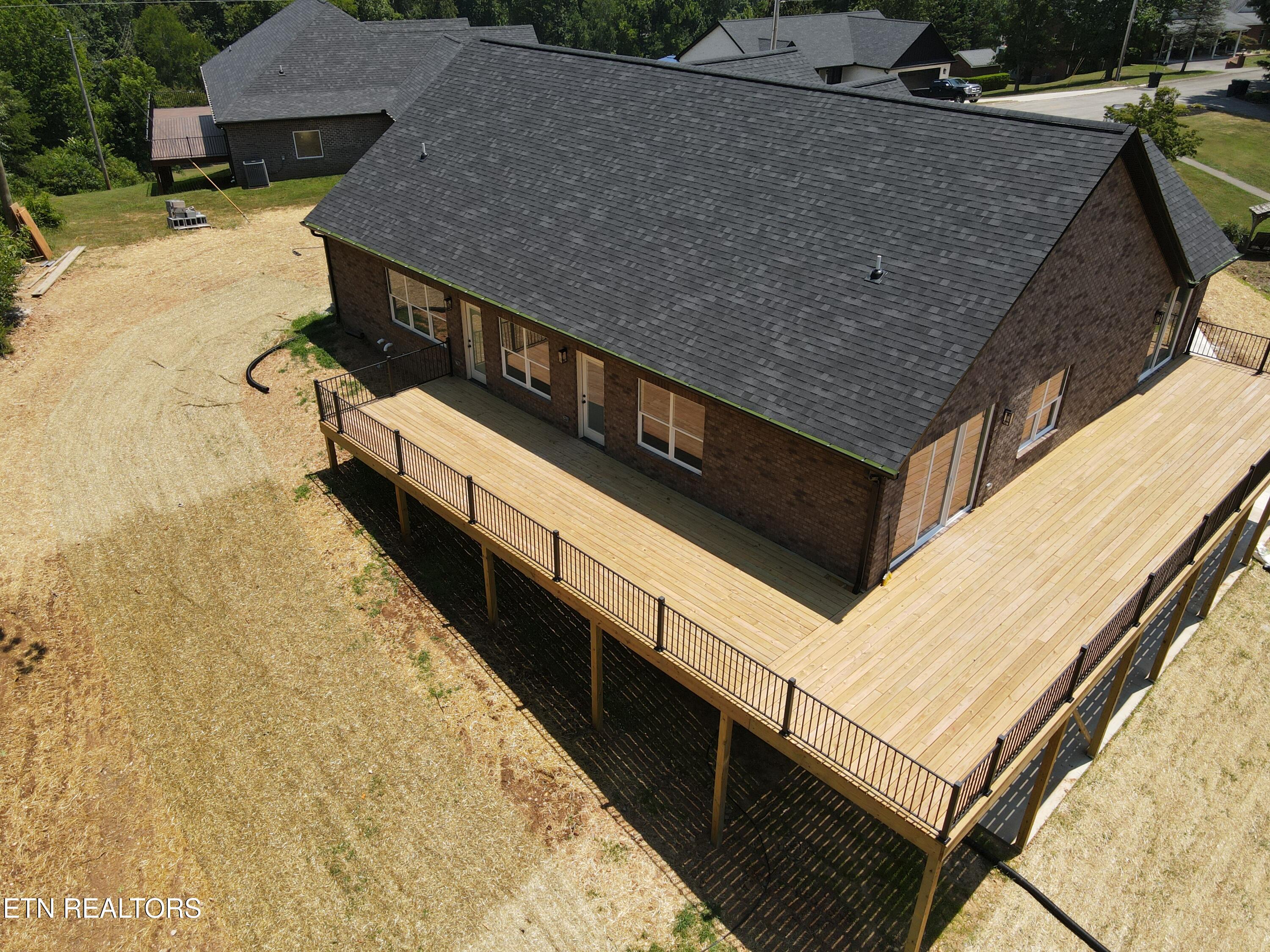 455 Lake Vista Drive Property Photo 6