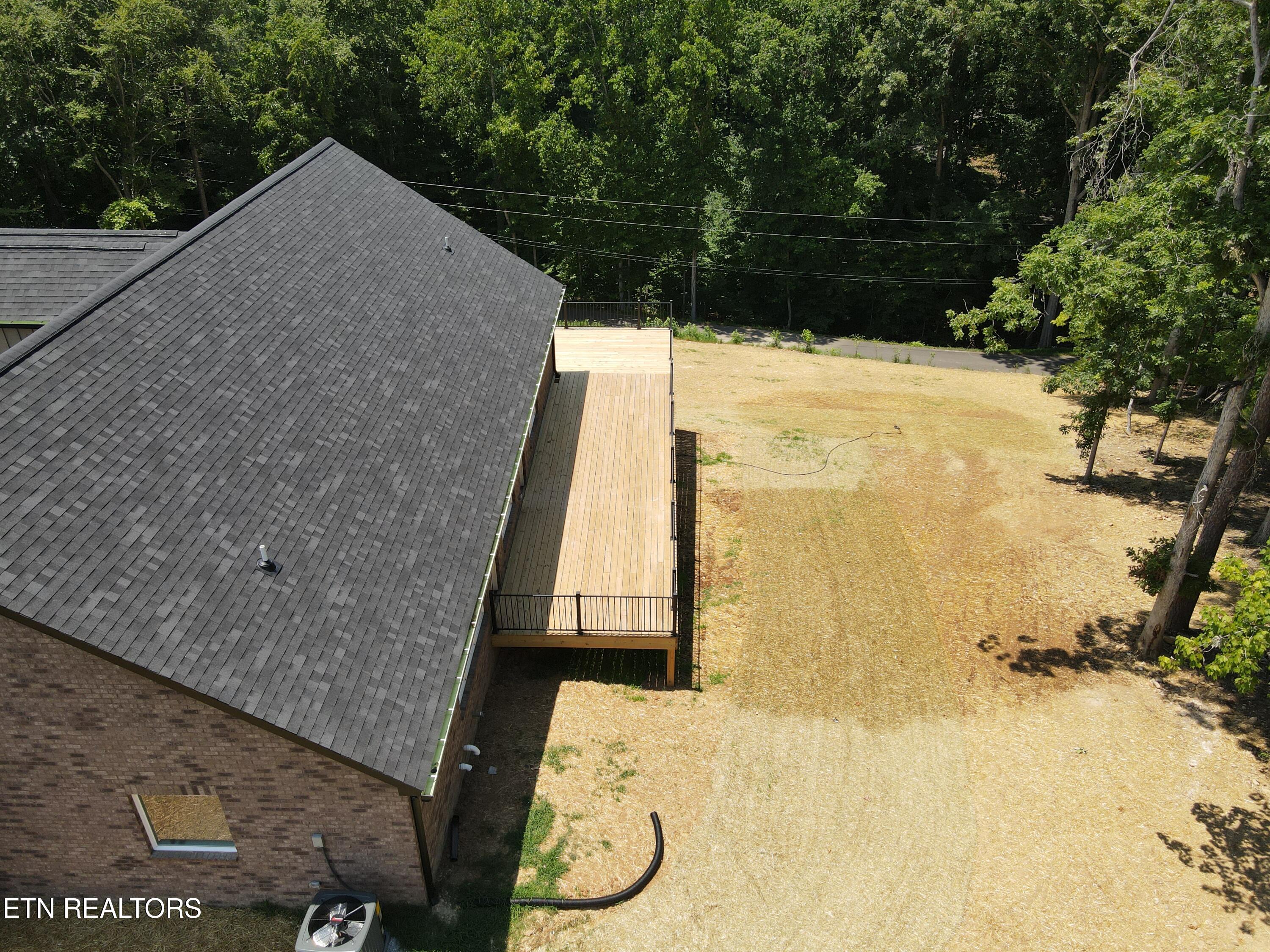 455 Lake Vista Drive Property Photo 8