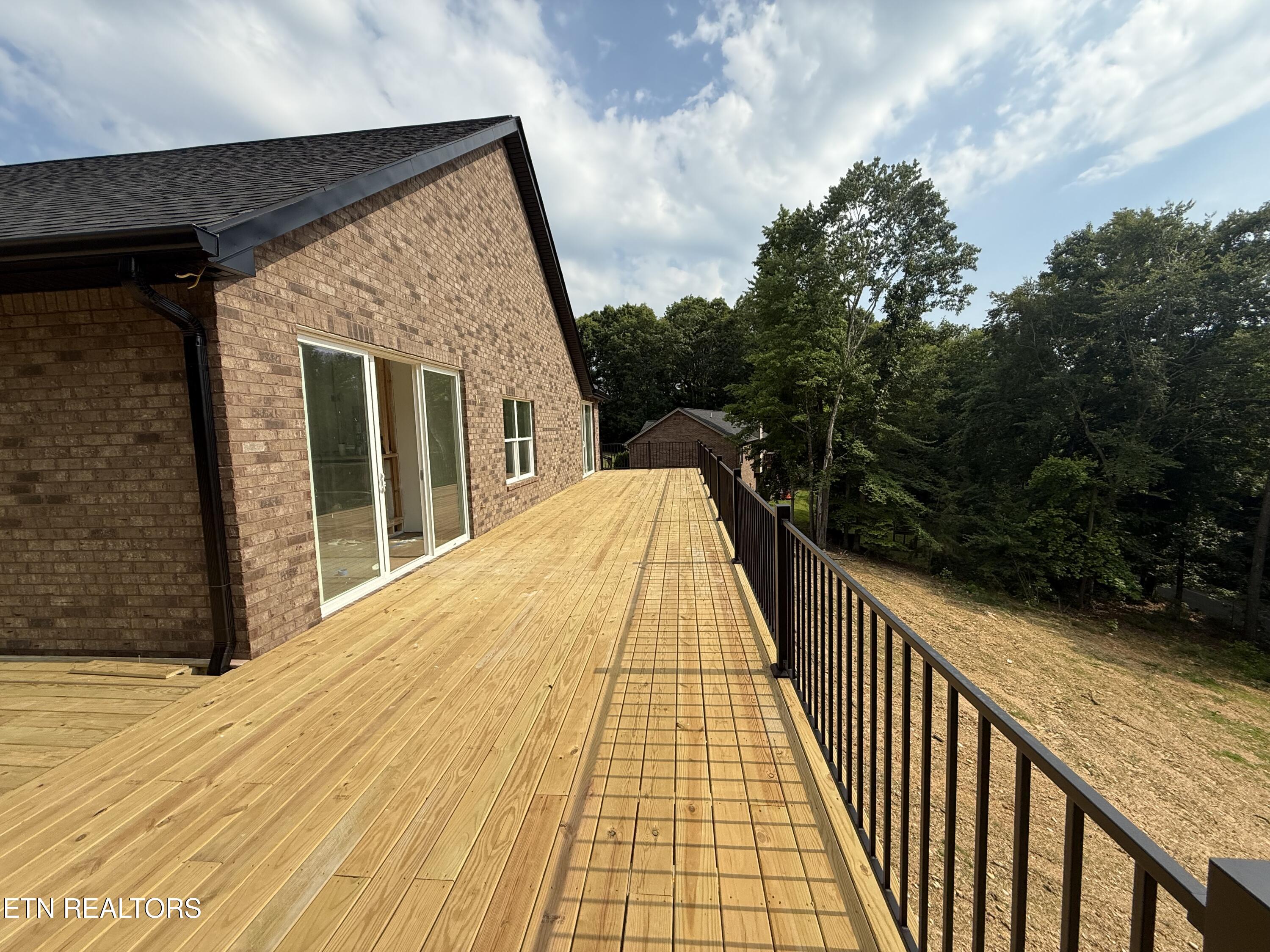 455 Lake Vista Drive Property Photo 10