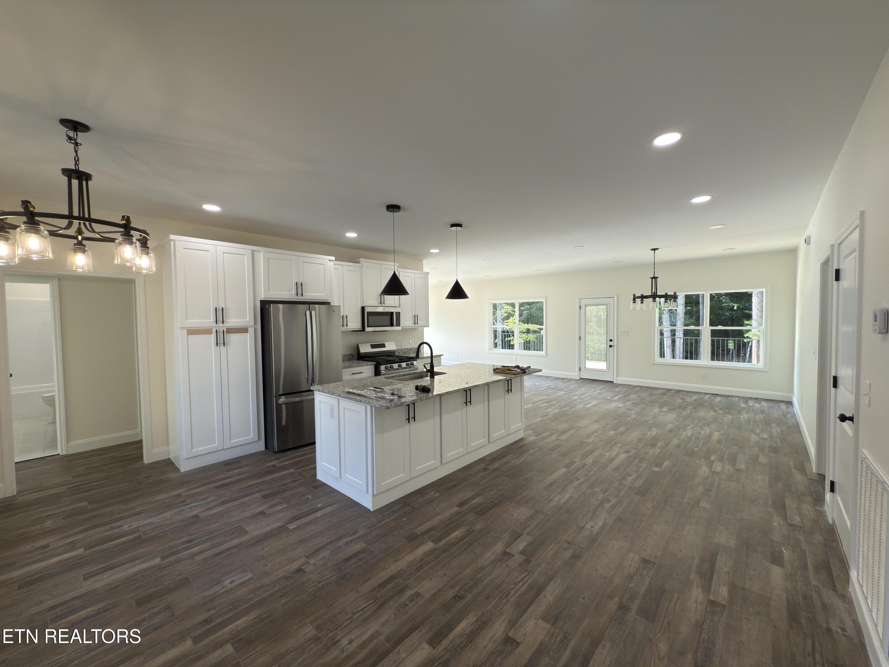 455 Lake Vista Drive Property Photo 16