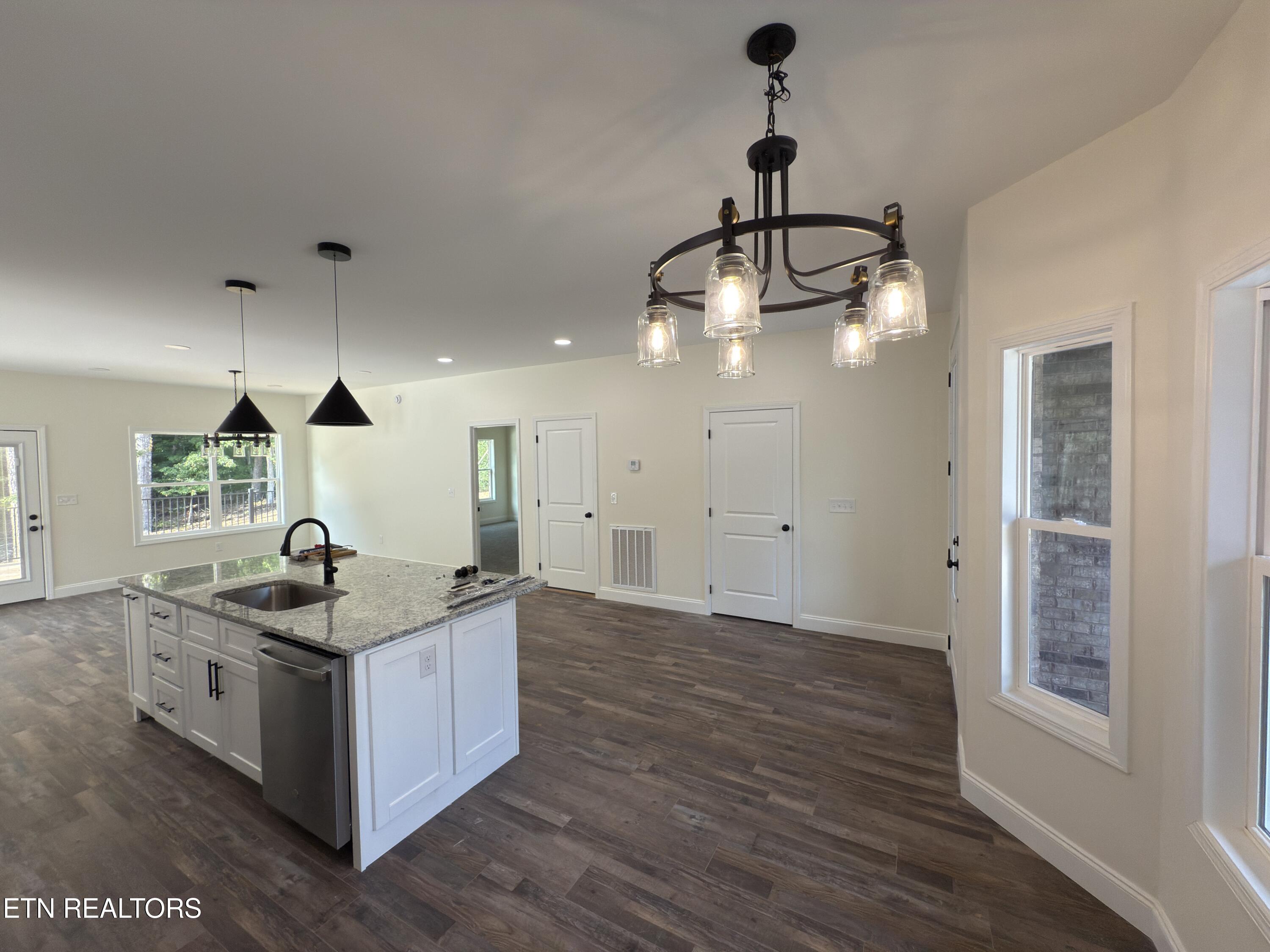 455 Lake Vista Drive Property Photo 17