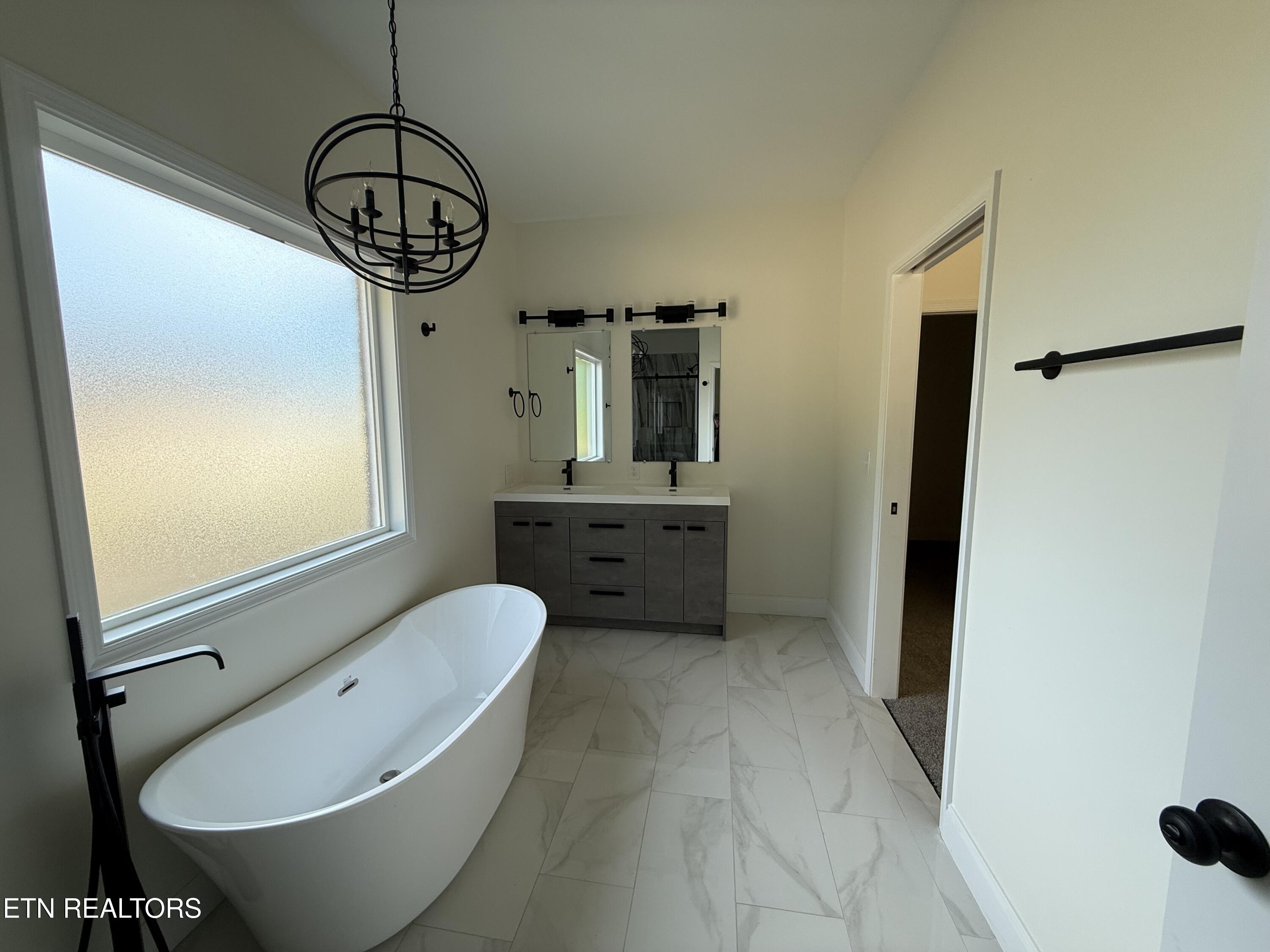 455 Lake Vista Drive Property Photo 25