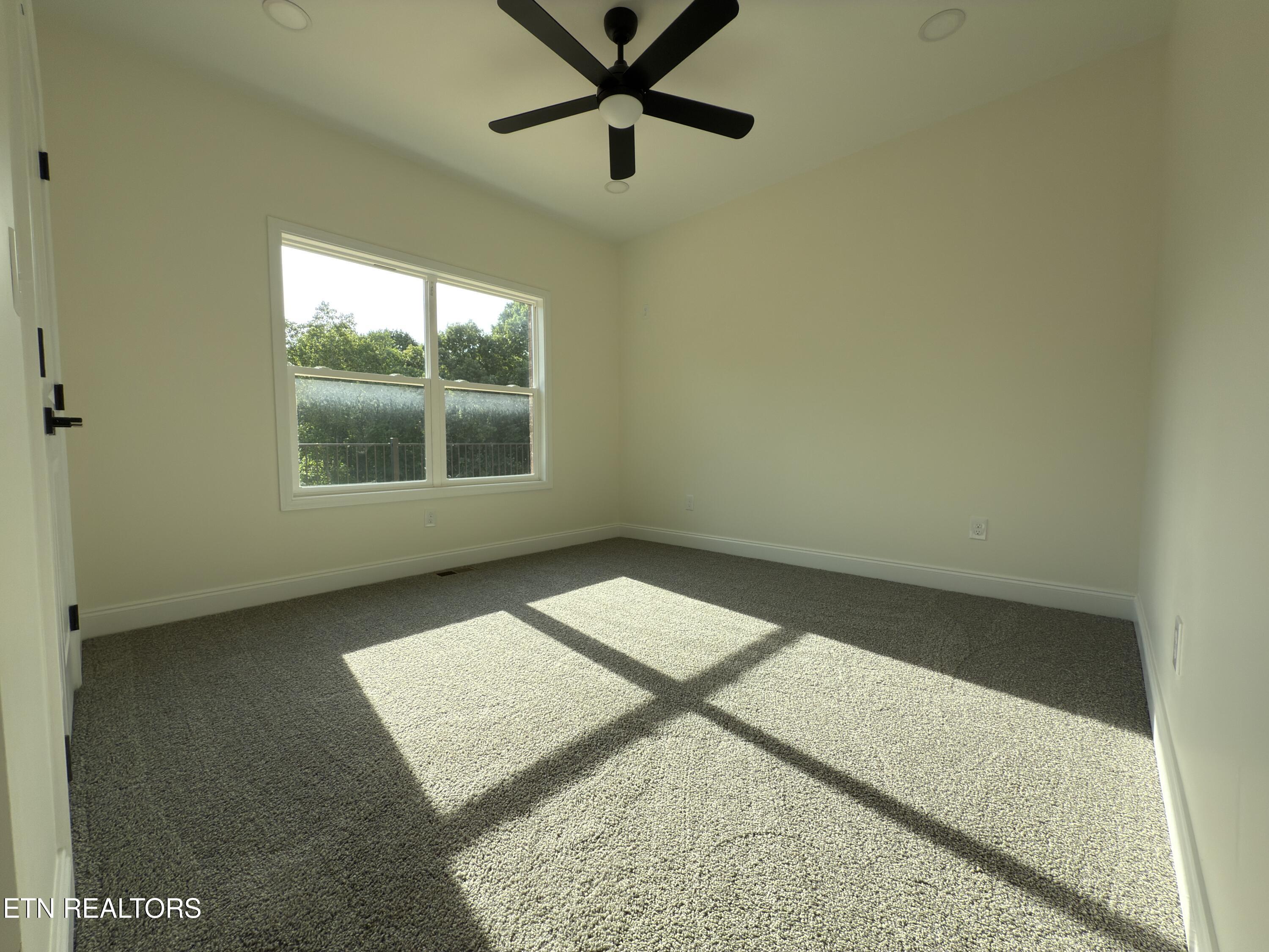 455 Lake Vista Drive Property Photo 33