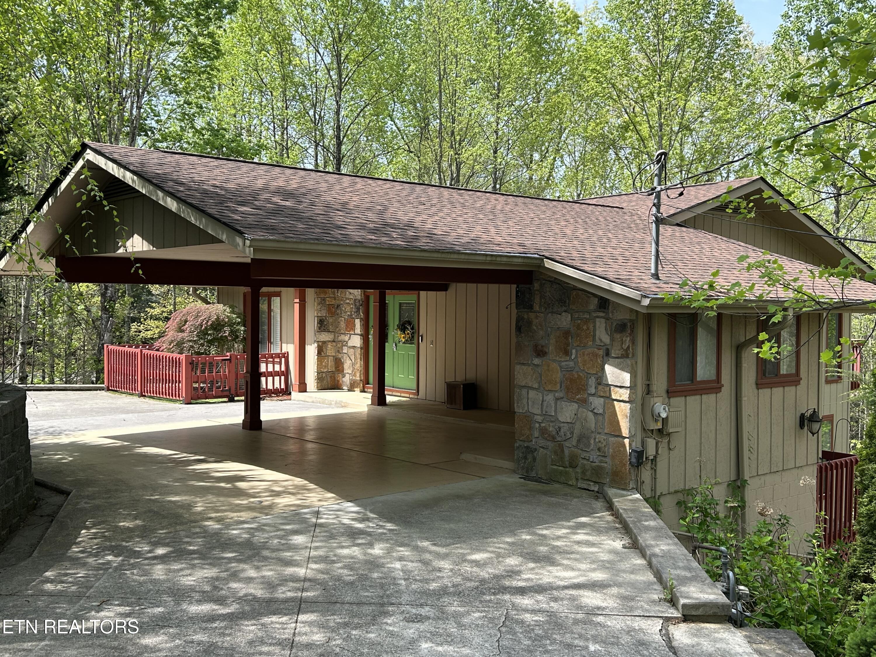 1713 Cardinal Drive Property Photo 1