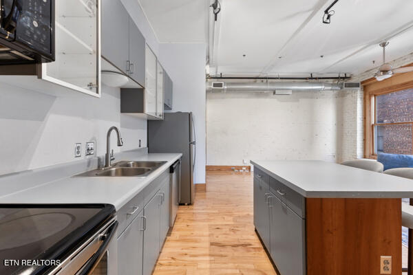 100 S Gay St Property Photo 8