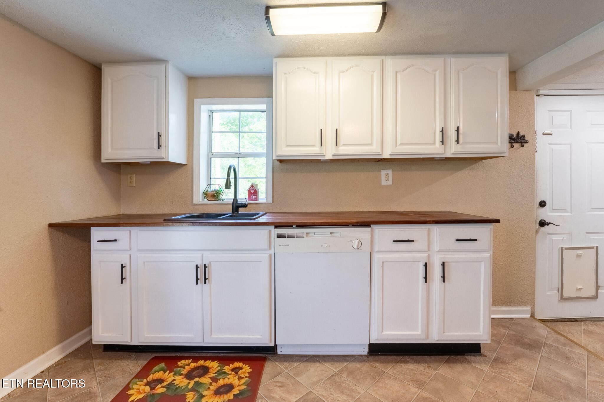 1301 Jefferson Ave Property Photo 9
