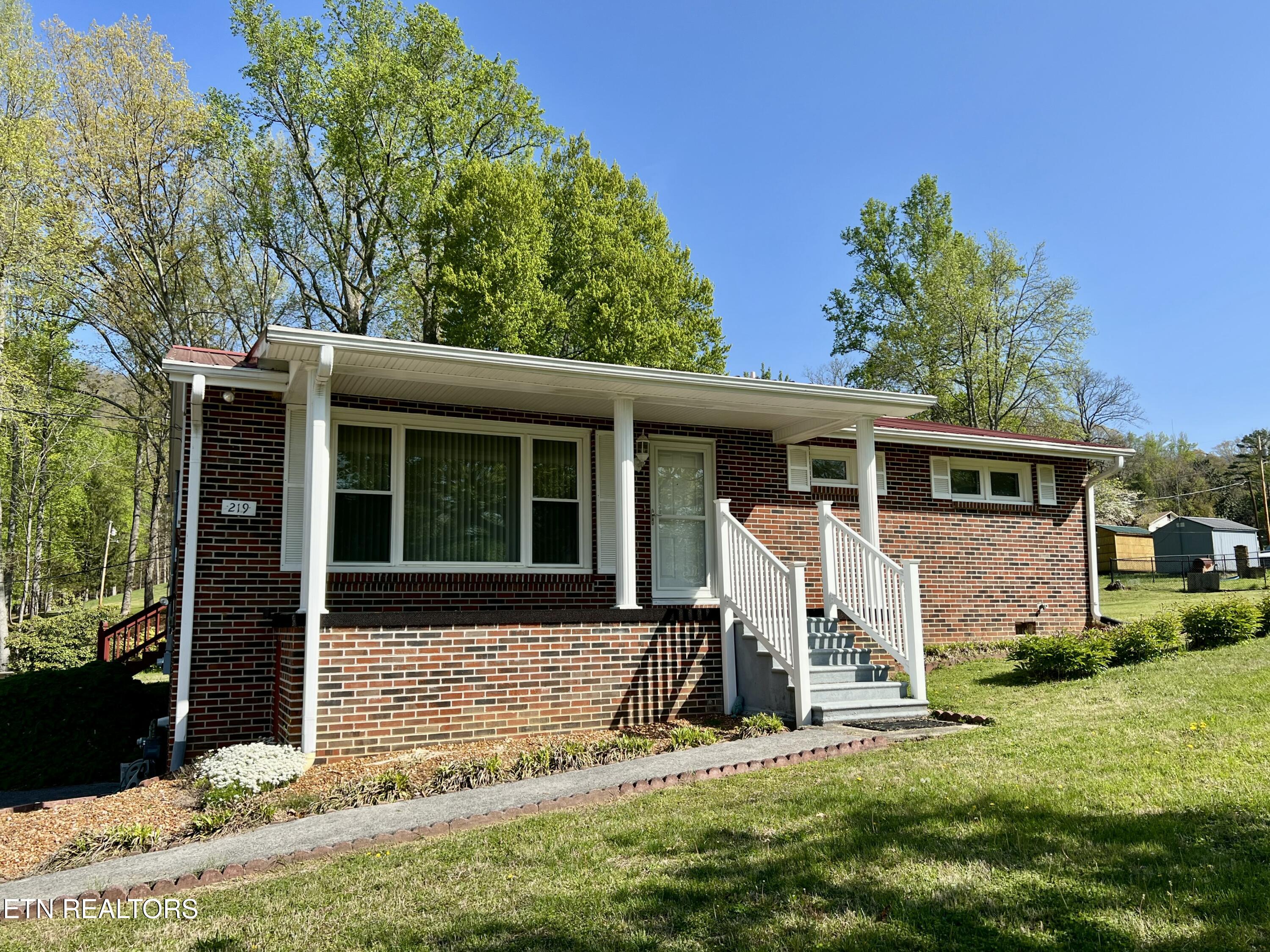 219 Evergreen St Property Photo
