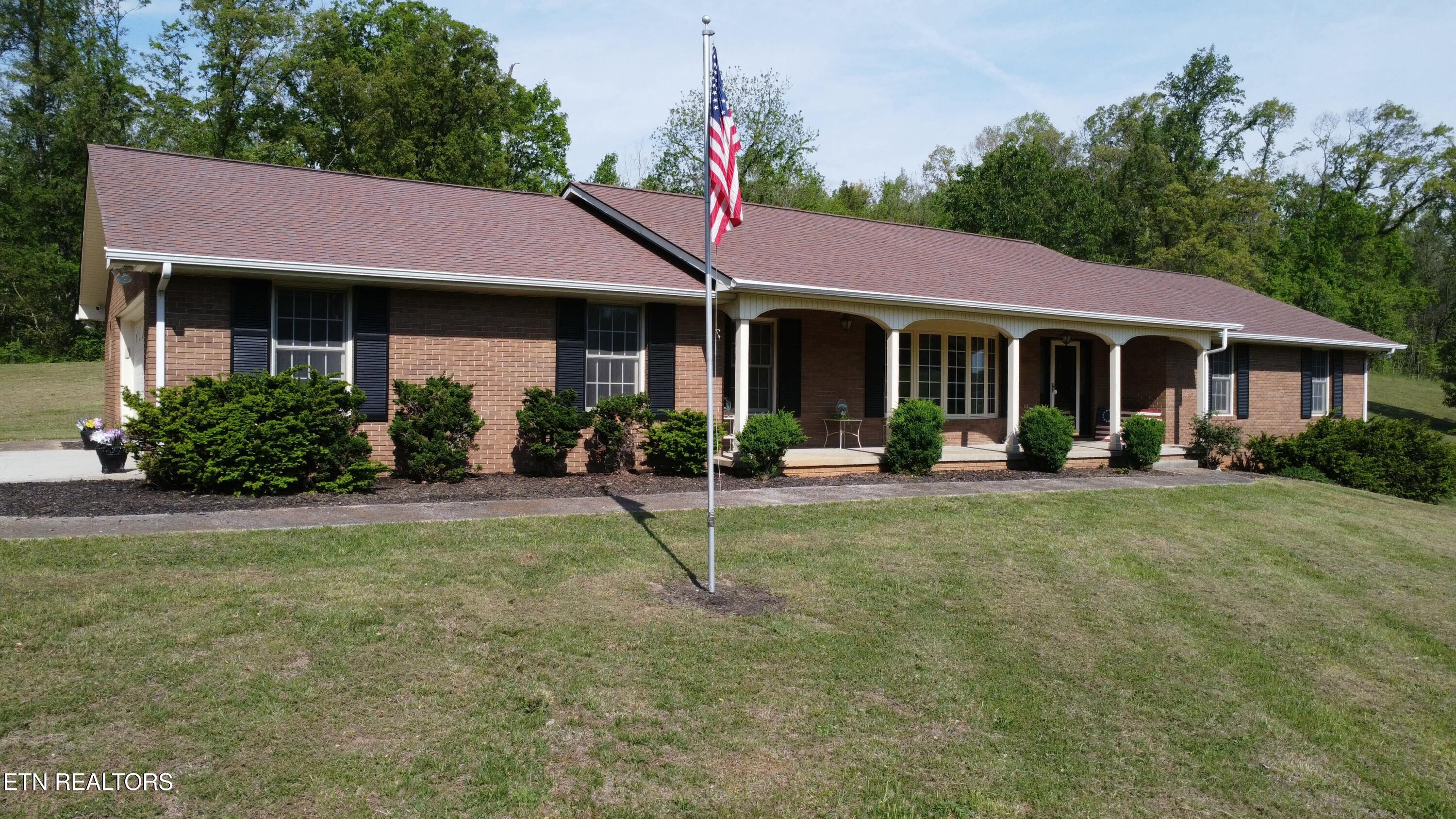 2035 N Highway 92 Property Photo