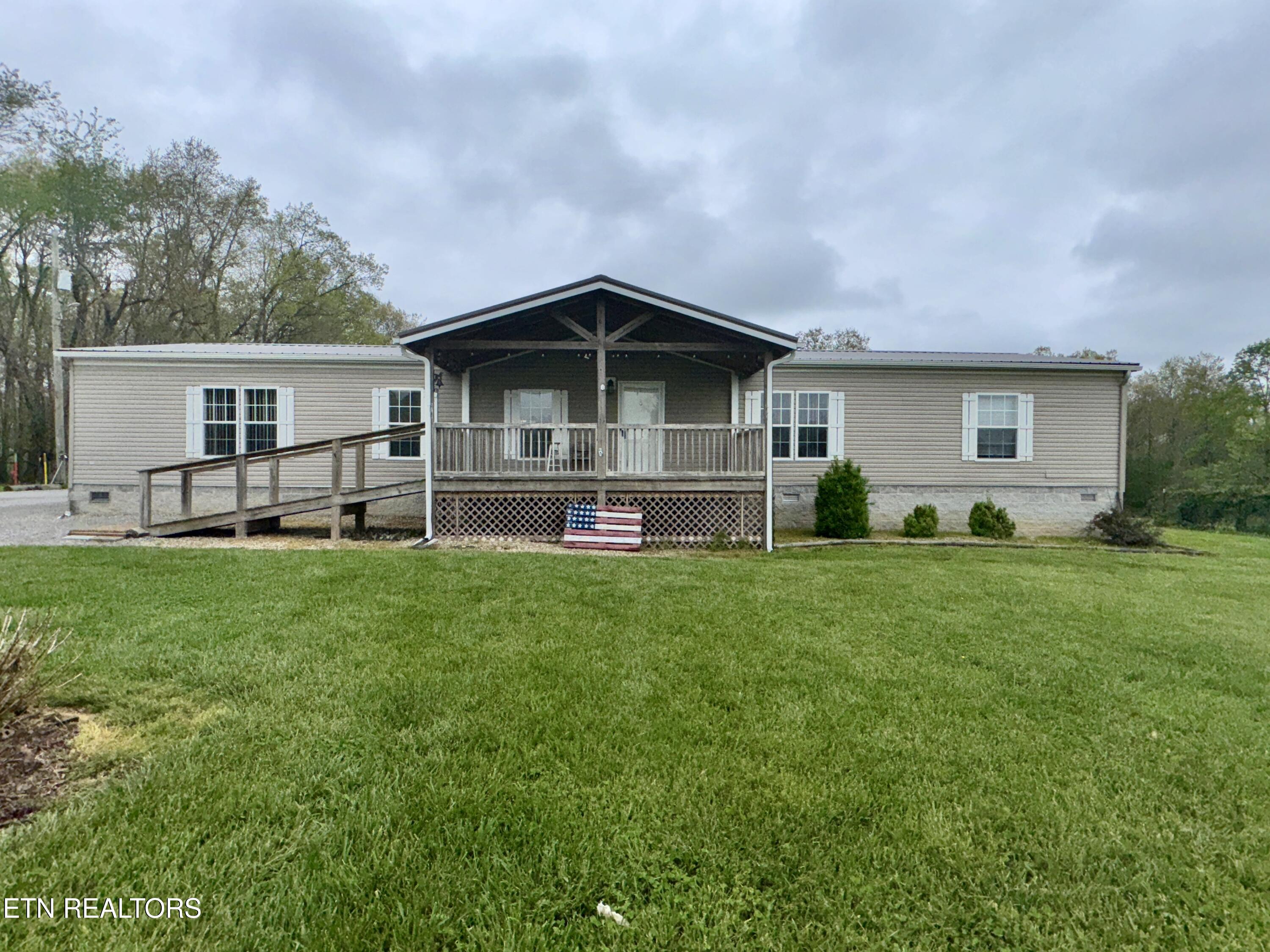 2959 Pomona Rd Property Photo