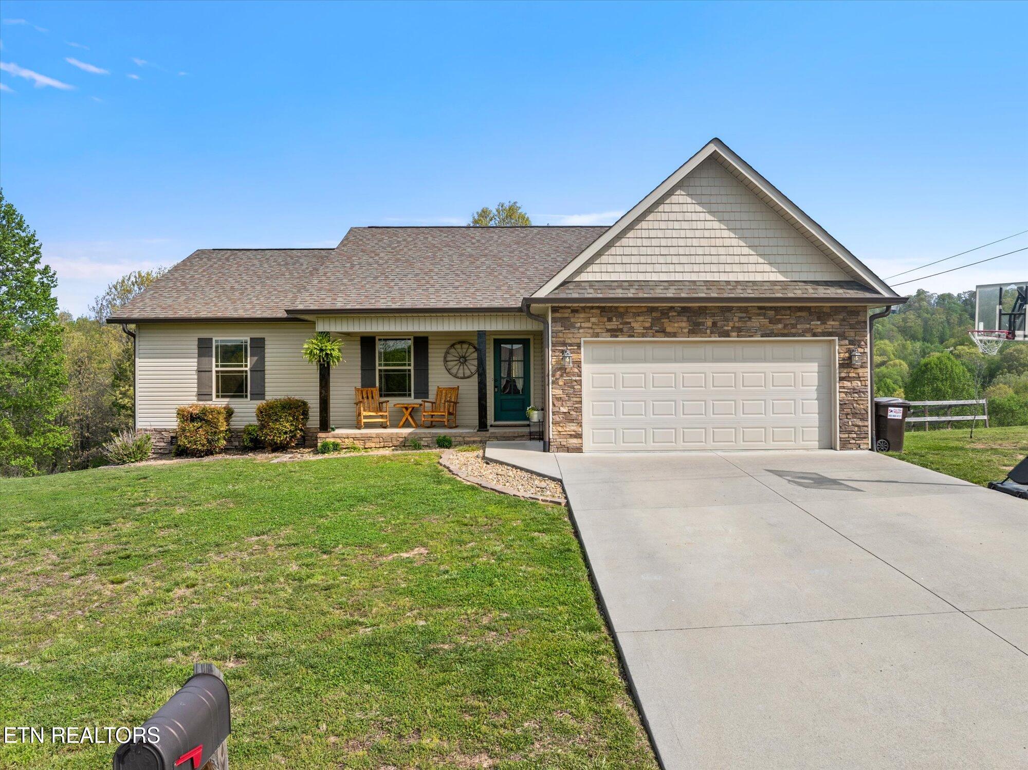 189 Owen Moore Drive Property Photo