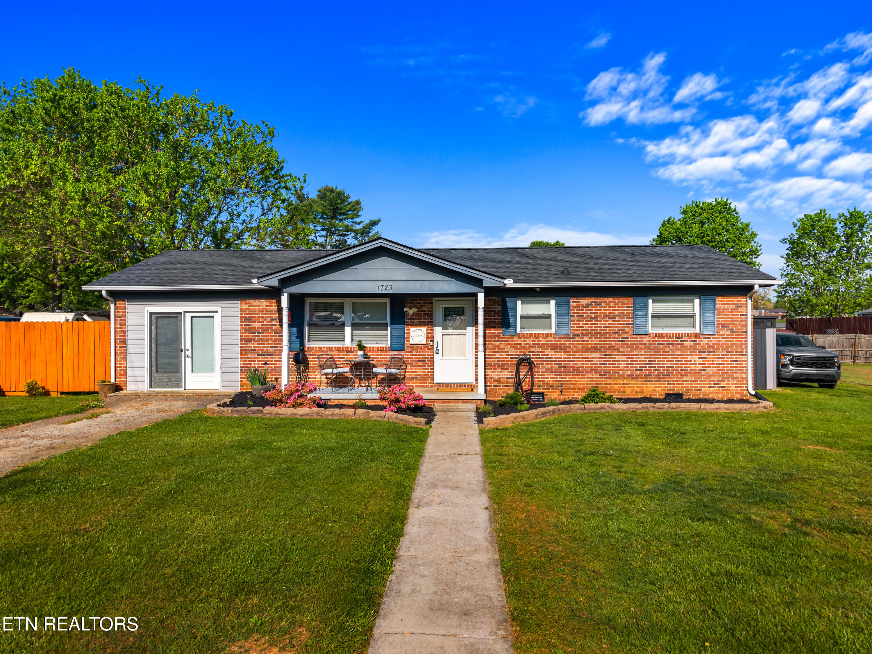 1723 Guy St Property Photo